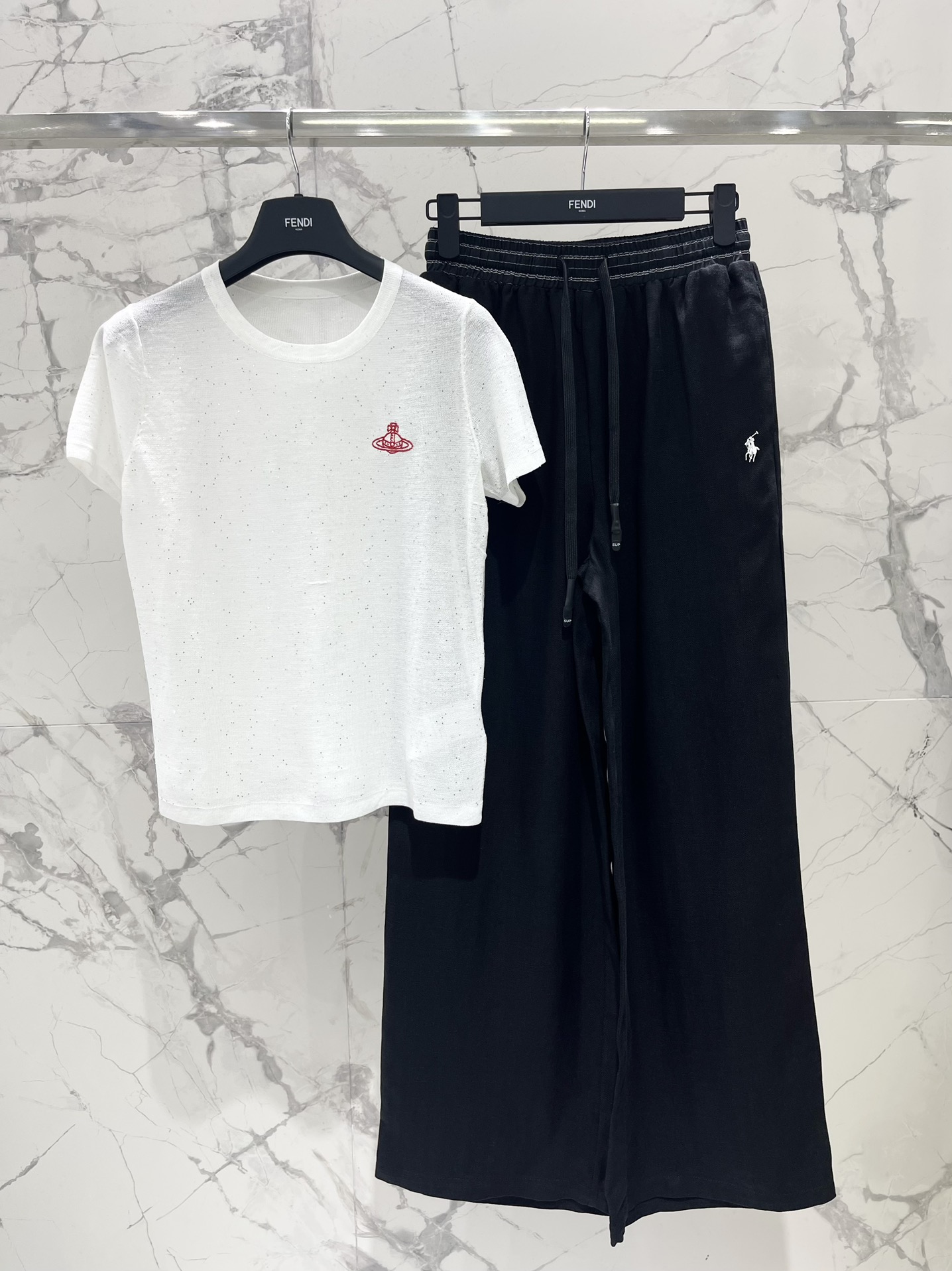𝙍𝘼𝙇𝙋𝙃 𝙇𝘼𝙐𝙍𝙀𝙉*拉夫小马🐎刺绣棉麻休闲裤

裤子上的小马刺绣，简直是萌化了我的心💖！一针一线都
