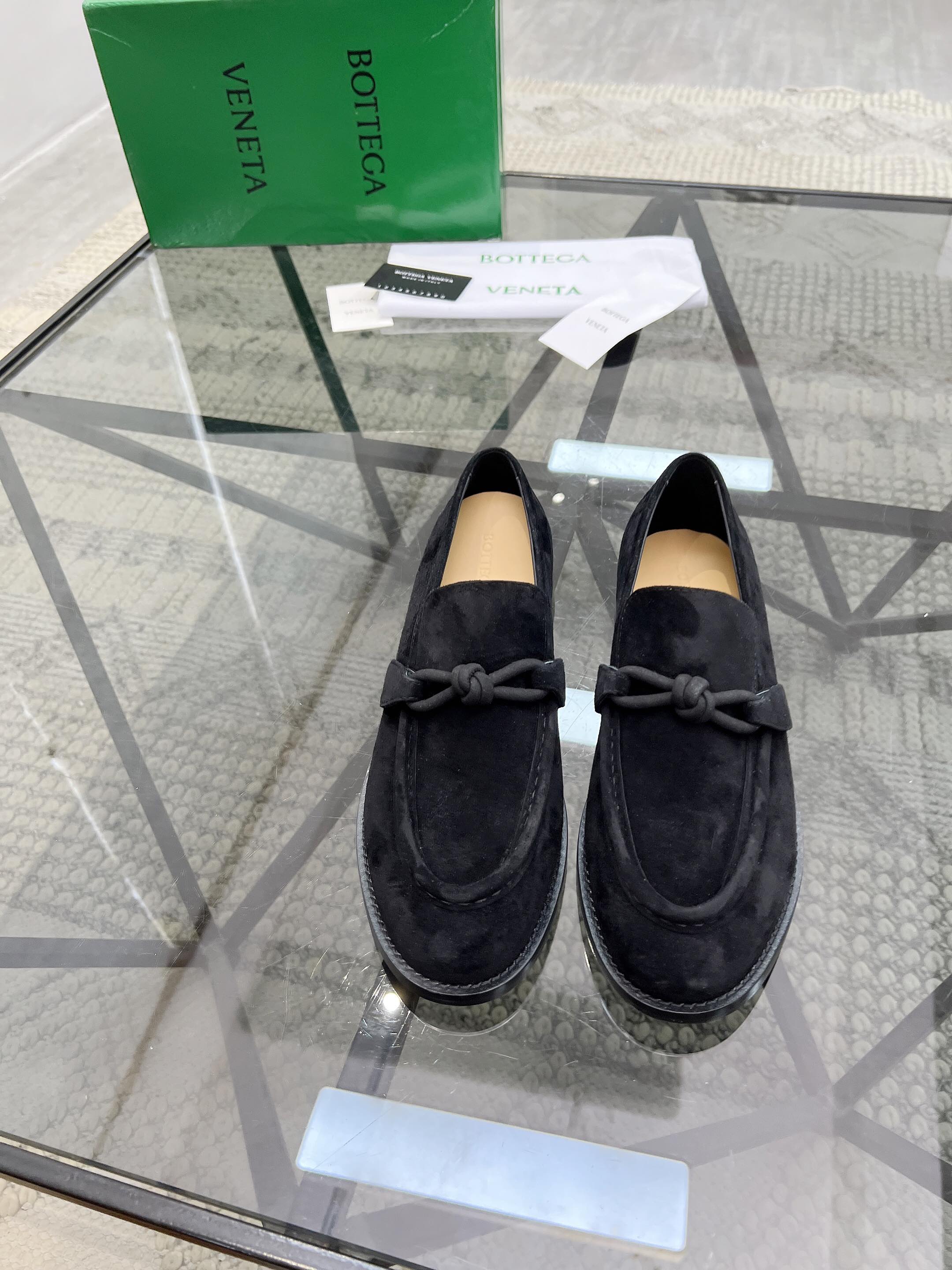 NO:221499,Brand BOTTEGA VENETA color original color matching code number 39-44 customized 38.45 price Material BOTTEGA 2025 new style casual footwear!  Quality, please see the details, classic simple design, rigorous workmanship and fine upper imported cowhide, create a fashionable headline cowhide inner foot, fashionable and atmospheric original genuine leather sole, high quality, worth owning, BV leather shoes, bottega veneta, bottega veneta, cowhide, Leather soles19860909品牌BOTTEGA VENETA 颜色原版配色 码数39-44定做38.45 价格 材质宝缇嘉2025新款 休闲 套脚鞋！质量请看细节经典简约设计做工严谨精细鞋面进口牛皮制作打造出时尚头条牛皮内里上脚时尚大气原版 真皮大底 高品质 值得拥有,BV皮鞋,bottega veneta,bottega veneta,cowhide,Leather soles,Men's shoes