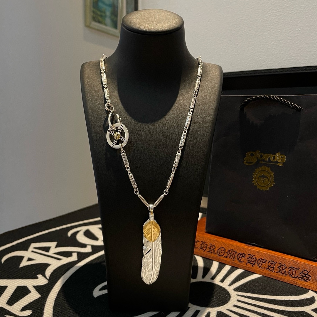 NO:106216,[New Products are on the Shelves] Goro’s Takahashi Goro’s Golden Feather Pendant, Takahashi Classic Bamboo Necklace, Top Version, Accepted Exclusive Shot, Focus on the High-end Market, Kuaishou/ins/Xiaohongshu Hot Style, absolutely different from the ordinary version!  The details of the picture product are consistent with ZP!  Original production process, precision quality, purely handmade, authentic model opening, fashion essentials, both men and women can wear, same couple style, rock punk silver style, retro elements, trendy and versatile, same style on the official website, fine jewelry, necklace19860909批【新品上架】Goro’s高桥吾郎上金羽毛吊坠,高桥经典竹节项链,顶级版本,认准独家拍摄,主攻高端市场 ,快手/ins/小红书热门款,绝对区别普通版本！图片产品细节与ZP一致！原版制作工艺 精工品质 纯手工打造 ～正品开模潮流时尚必备 男女均可佩戴 情侣款同款 摇滚朋克泰银风格 复古元素 潮流百搭 官网同款,饰品精品,necklace,Jewelry
