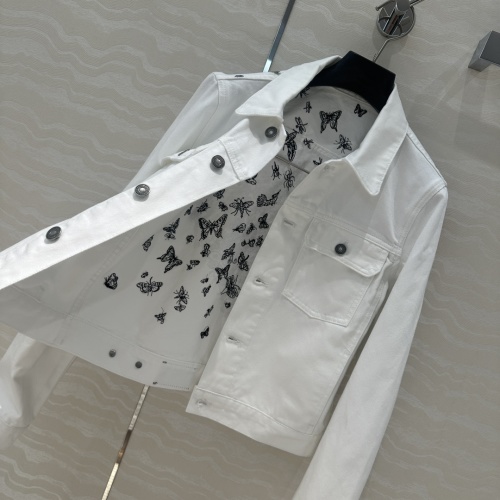 Veste en jean blanche MissD avec broderies et imprimés papillons et insectes 1 Veste en jean blanche MissD avec broderies et imprimés papillons et insectes