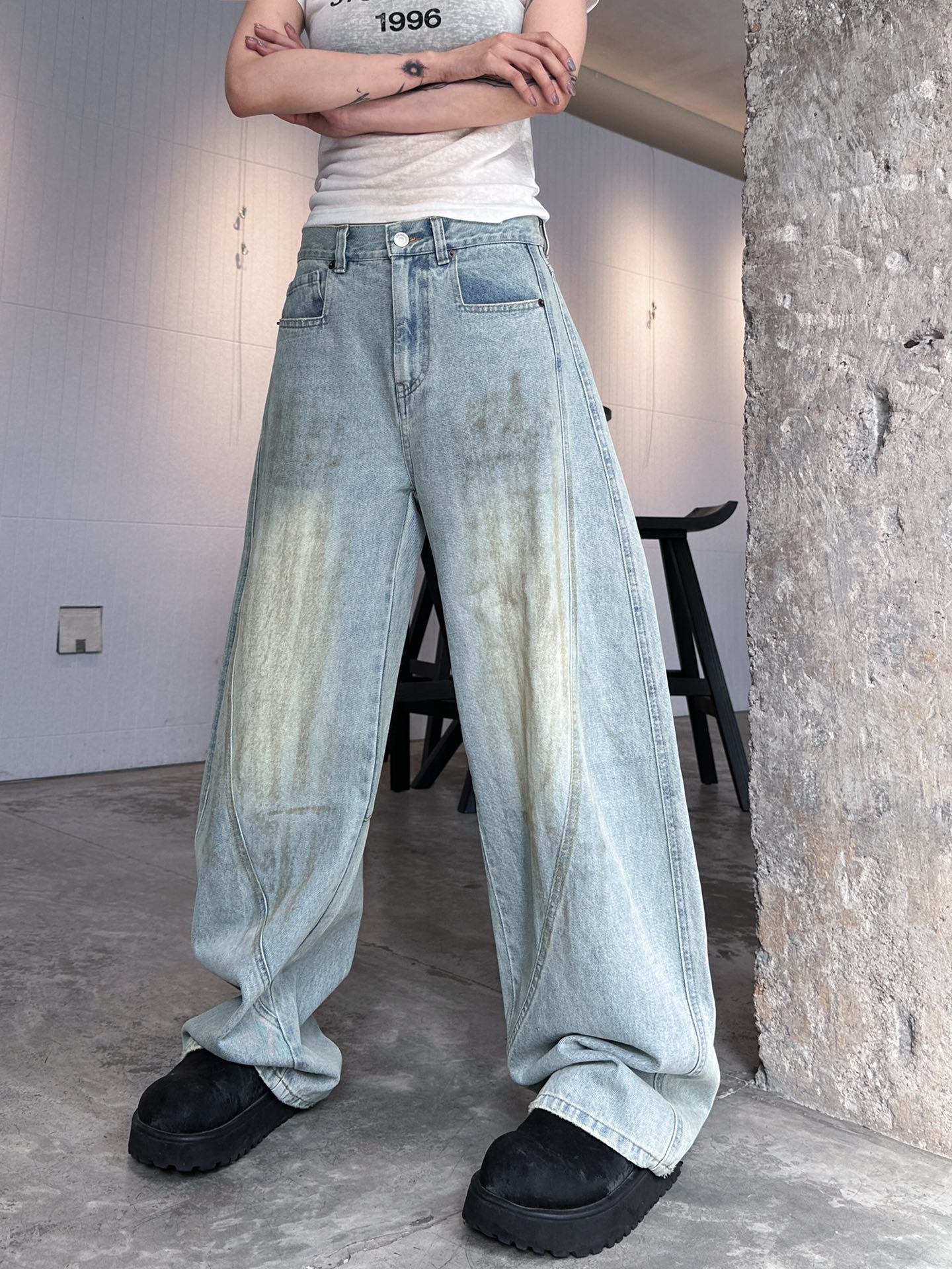  🆕ACNE｜新款结构弯刀牛仔裤，洗水泥浆工艺，百分百进口棉，立体裁剪，超级修饰腿型， 尺码SML