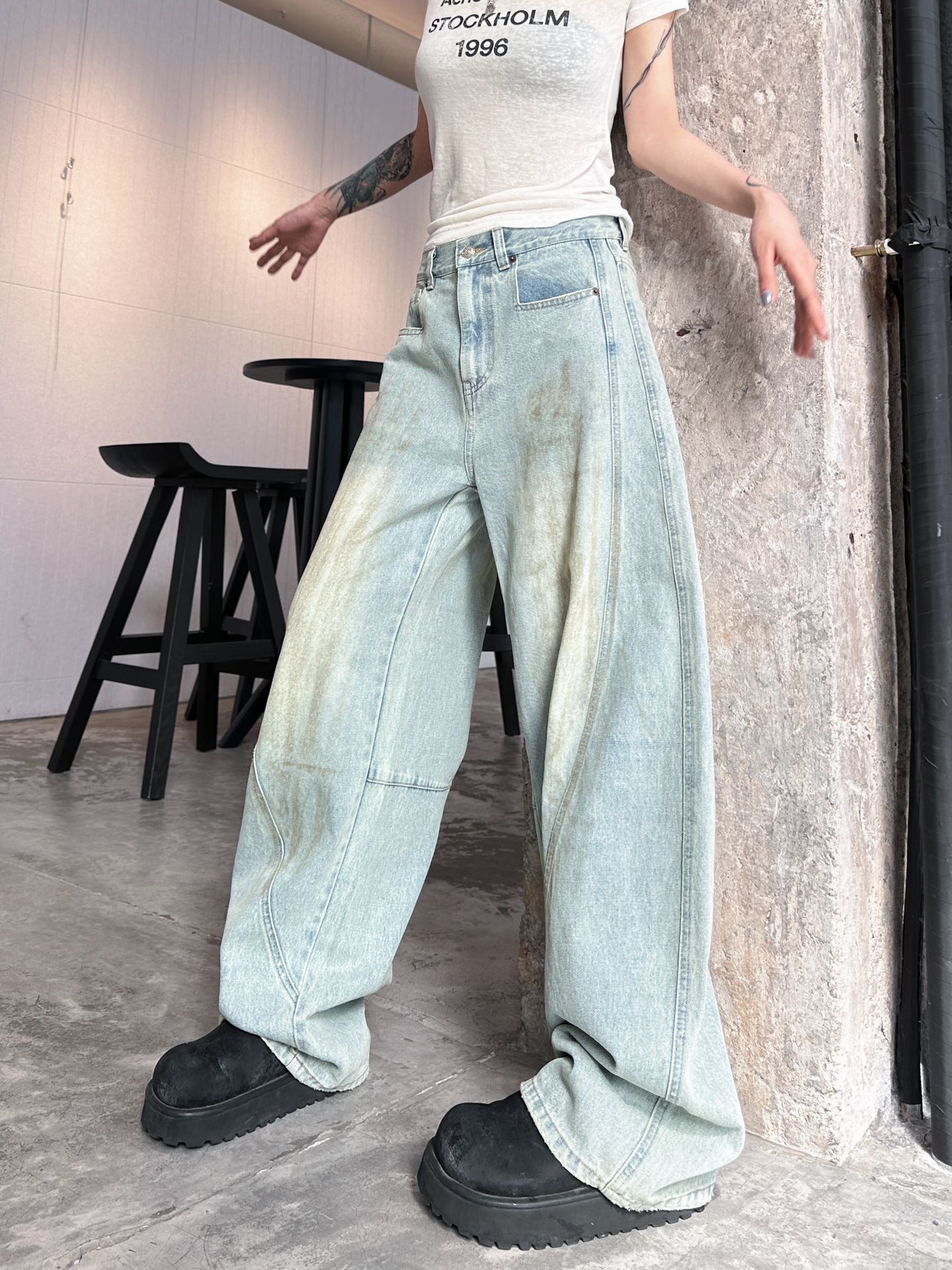  🆕ACNE｜新款结构弯刀牛仔裤，洗水泥浆工艺，百分百进口棉，立体裁剪，超级修饰腿型， 尺码SML