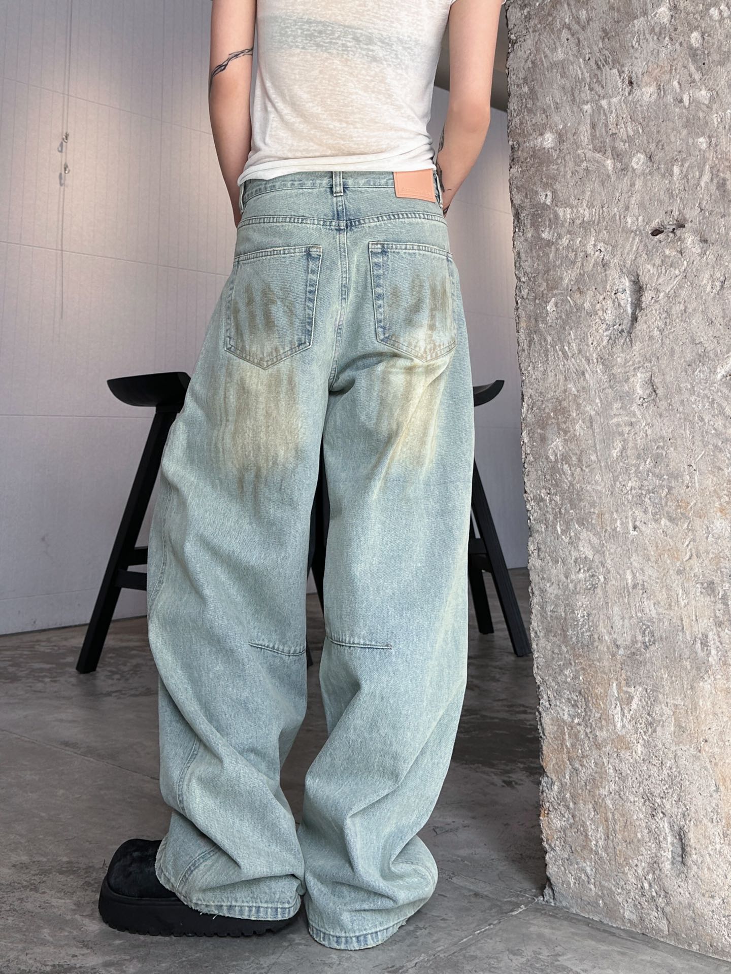  🆕ACNE｜新款结构弯刀牛仔裤，洗水泥浆工艺，百分百进口棉，立体裁剪，超级修饰腿型， 尺码SML