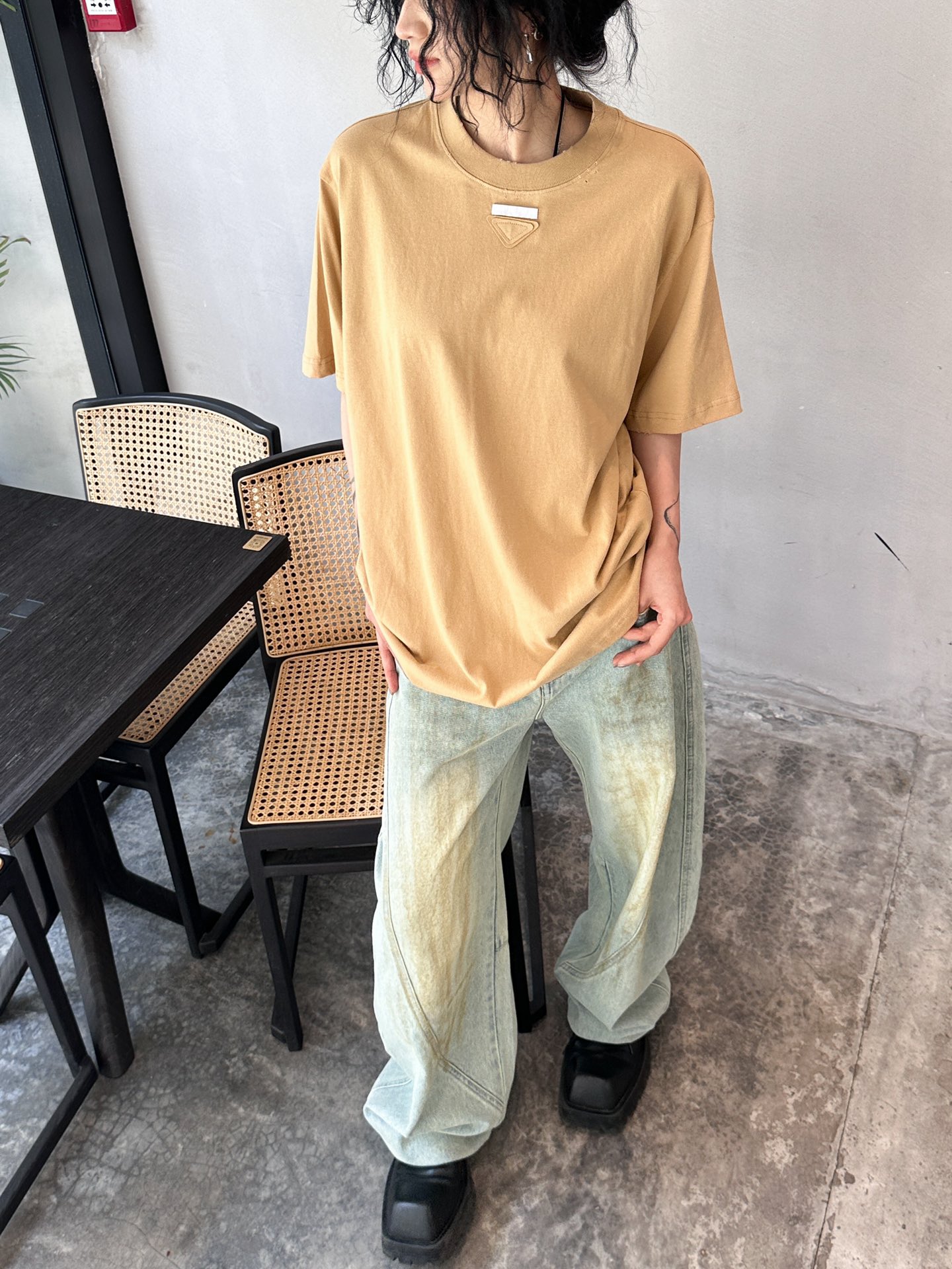  🆕P家｜新款洗水短袖，百分百棉💯简单时尚不挑人，宽松廓形，通勤休闲内搭皆可，尺码SML