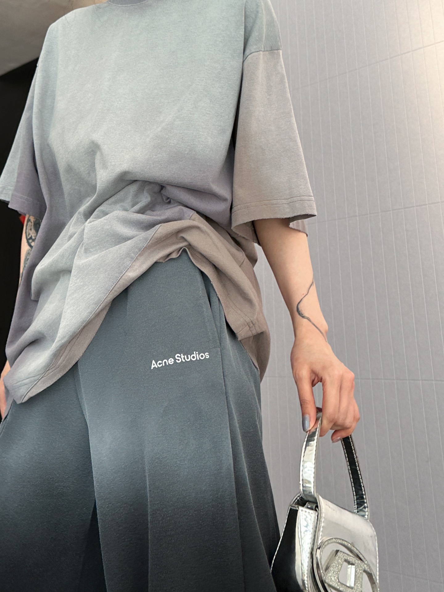  🆕  ACNE｜新款拼接撞色洗水T恤，百分百纯棉  尺码SML