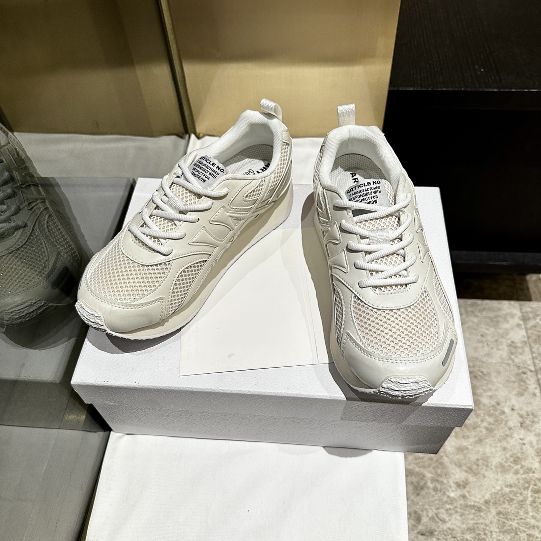 NO:262011,A RT ICL E, top purchasing agent, Meng, popular popular casual sneakers, new counters for street explosions, Italian imported cowhide with sail mesh fabric, logo graphics, perfect reproduction of complex craftsmanship, imported soft and comfortable mesh fabric inner mat, original sole, exclusive movable molding sole is super comfortable, original heel, high quality, can enter and exit the counter at will, welcome comparison, size 35-40, casual shoes/sports shoes, christian louboutin, sneakers, cowhide19860909A RT ICL E 格批、顶级代购 蒙 炸街爆款超人气休闲运动鞋新品专柜同步,鞋面意大利进口牛皮搭配帆网面料,标志图形潮人必备复杂工艺完美复刻,进口柔软舒适网布内里垫,鞋底原厂特供原版底,独家活动成型底超级舒适,原厂跟单货,高品质,可随意进出专柜,欢迎对比,码数 35-40,休闲鞋/运动鞋,christian louboutin,sneakers,cowhide,Women's Shoes