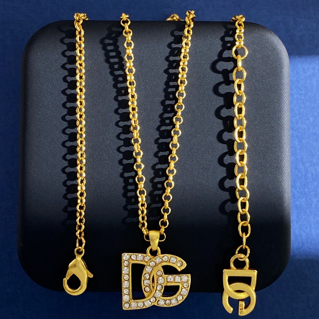 D&G Dugarbana High-End Fashion: Glittering Retrospective in Copper and Silver Brass - 图片 6