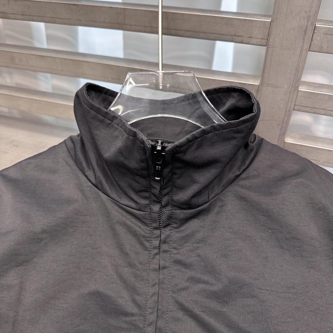  🆕NEW｜新款风衣外套，水洗棉面料，炒色做旧质感十足，袖边进口超密平纹刺绣logo🪡宽松版型男女同款，