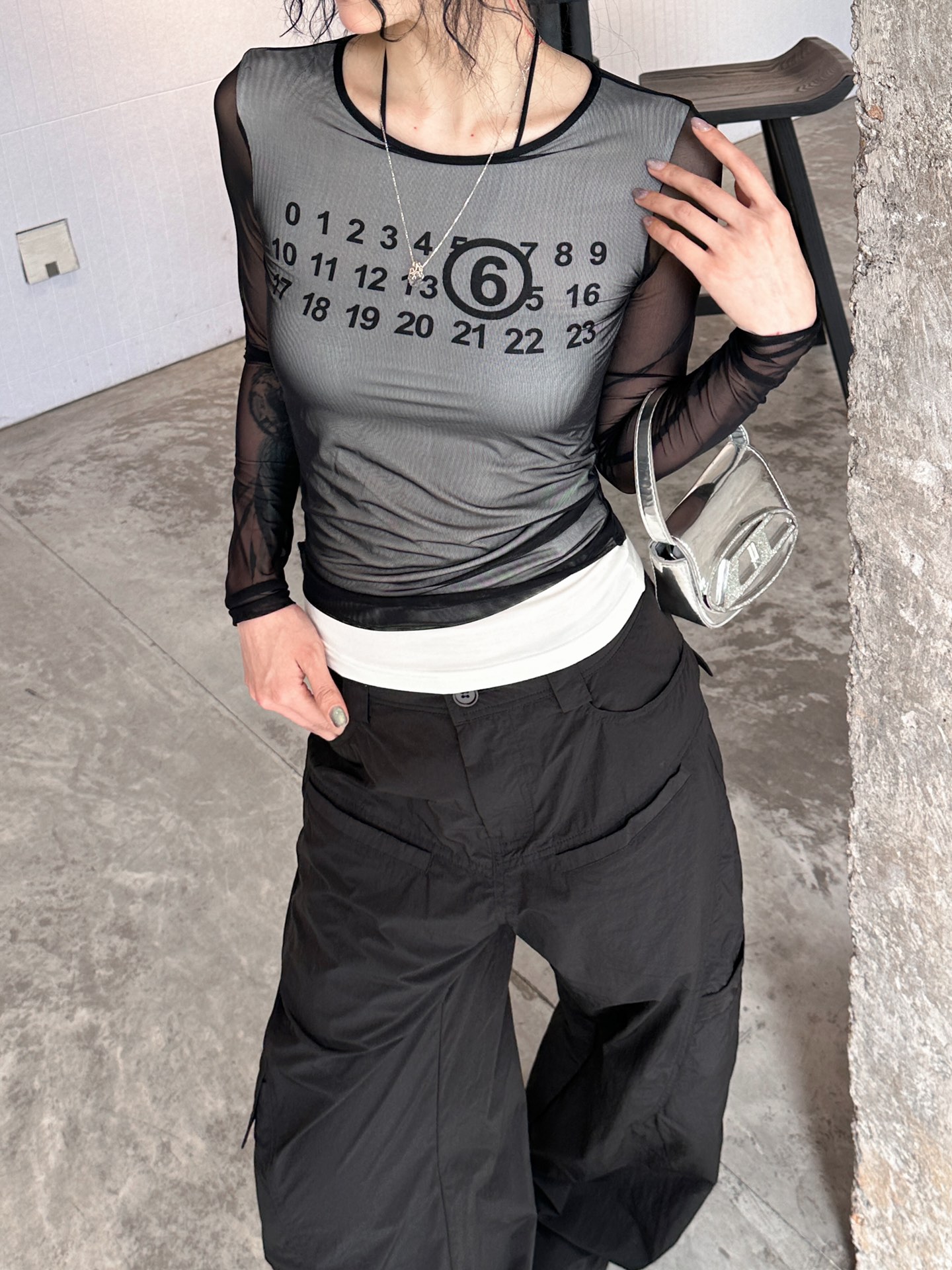  🆕MM6｜新款打底长袖，超高弹力网纱面料，柔软贴身，拼接假两件设计，胸前数码印花logo，小版型修身不