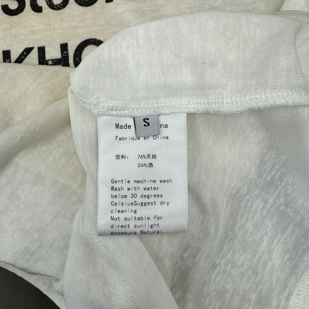  🆕ACNE｜新款印花洗水小版T，76%天丝面料  24%涤。柔软修身，舒适清爽。胸前经典字母印花简约百