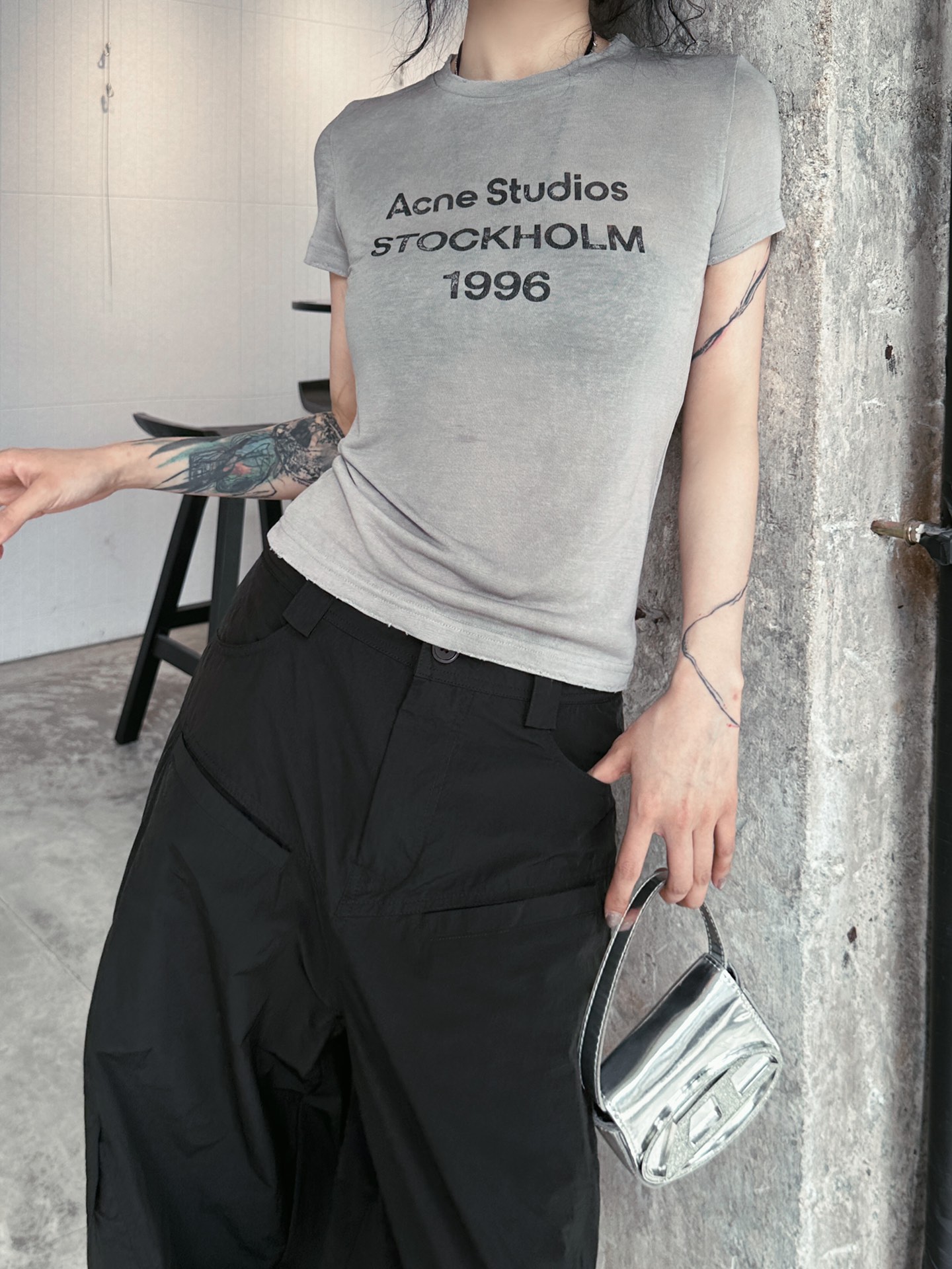  🆕ACNE｜新款印花洗水小版T，76%天丝面料  24%涤。柔软修身，舒适清爽。胸前经典字母印花简约百