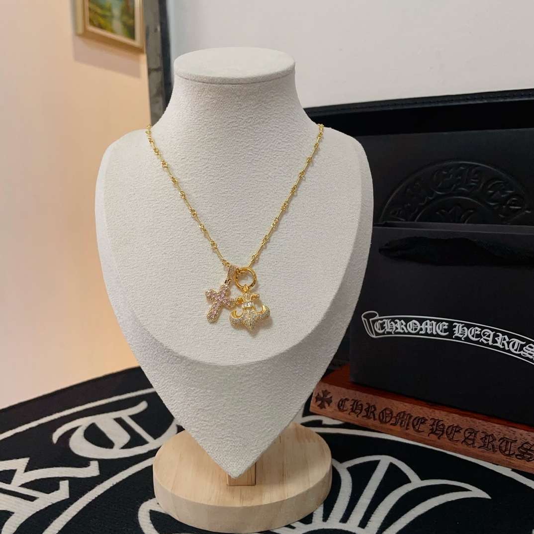 NO:114893,[Counter Quality] Chrome Hearts Croxin Classic Golden Cross Pendant. Different concave and convex and concave design styles present unique. Cross Scout flowers are Croxin's ambitions, so they last longer. Genuine version of Chrome Hearts Croxin. Different from the market ordinary light version. Benchmark the quality of the version. Look at the details of the letter printing. Retro and old gray oxygen level. Seiko version!  !  !  Pure handmade ~ Authentic model opening must-have fashion and fashion, both men and women can wear it, same style for couples, original official website, rock punk style silver style, retro elements, trendy and versatile!  , jewelry boutique, chrome hearts, chrome hearts, gold19860909批【专柜品质】Chrome Hearts克罗心经典黄金色十字架吊坠 凹凸造型不同的花纹设计风格 呈现出与众不同 十字架 童军花是克罗心的志 所以更经久不衰 正品打版Chrome Hearts克罗心 区别市场普通轻版 对版对标品质 看字印细节 复古做旧灰氧程度.精工版本！！！ 纯手工打造 ～正品开模潮流时尚必备 男女均可佩戴 情侣同款 官网原版 摇滚朋克泰银风格 复古元素 潮流百搭！,饰品精品,chrome hearts,chrome hearts,gold,Jewelry