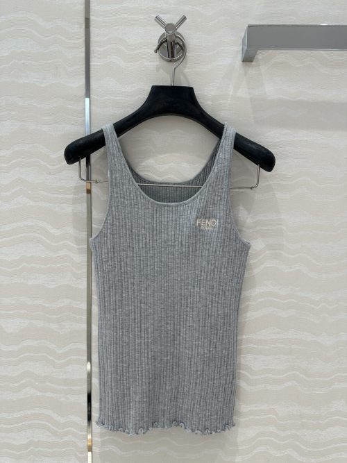 Fendi Grijze Ribgebreide Top - Stijlvolle Dameskleding voor Elke Gelegenheid 1 Fendi Grijze Ribgebreide Top - Stijlvolle Dameskleding voor Elke Gelegenheid