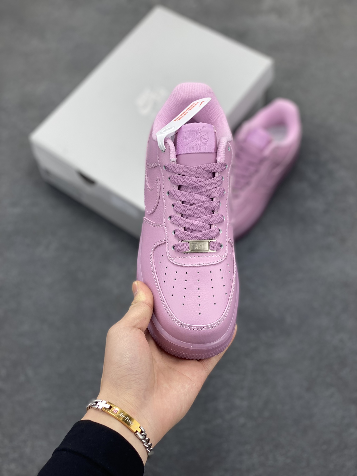 图片[2]-Nike Air Force 1 07 low空军一号 荔枝纹水晶 板鞋 原楦头原纸板 打造纯正空军版型#专注外贸渠道 全掌内置蜂窝气垫 #原盒配件 原厂中底钢印、拉帮完美 货号：CZ8065-800 尺码：36 36.5 37.5 38 38.5 39 40 40.5 41 42 42.5 43 44 44.5 45-选品中心