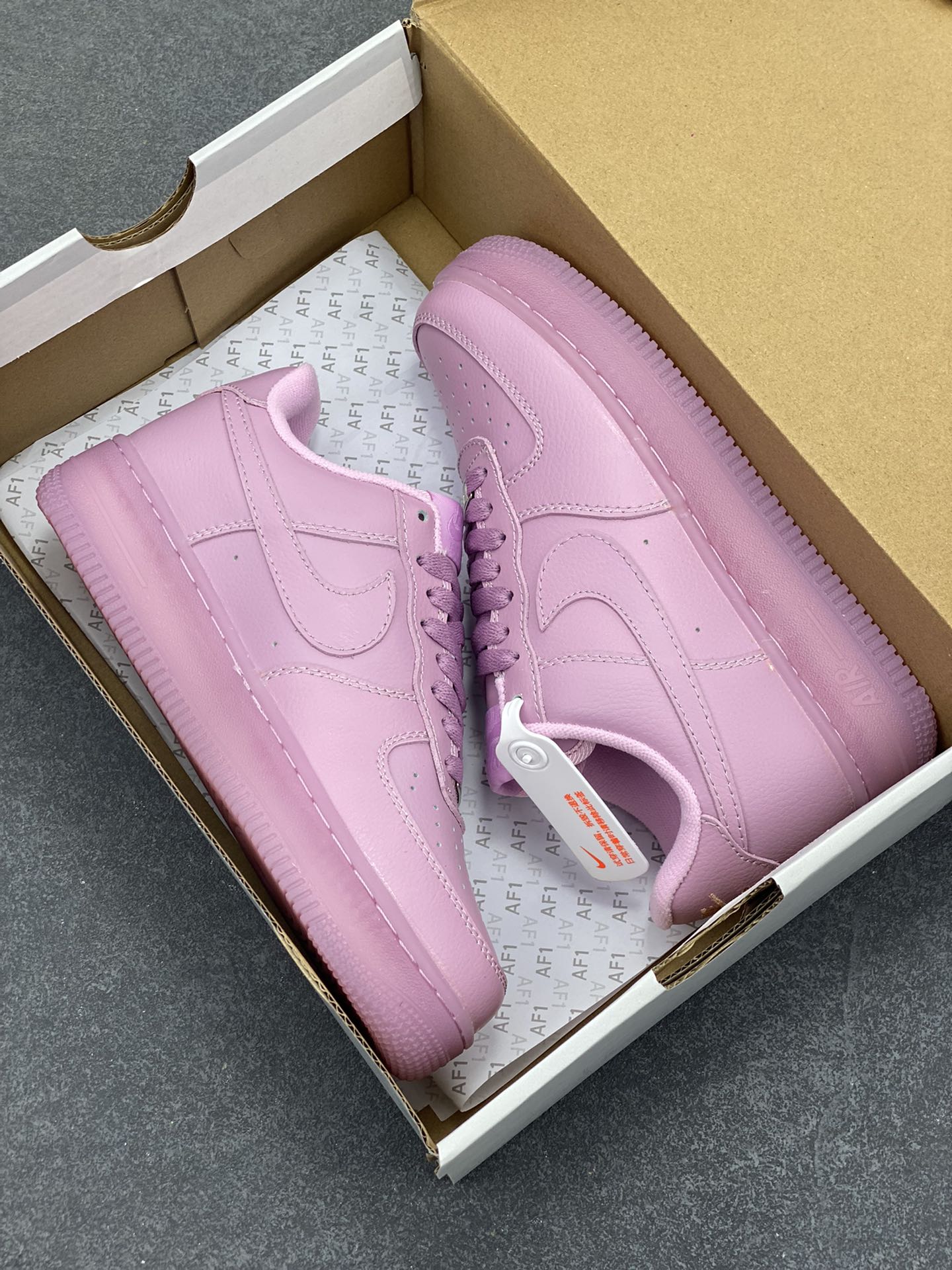 图片[9]-Nike Air Force 1 07 low空军一号 荔枝纹水晶 板鞋 原楦头原纸板 打造纯正空军版型#专注外贸渠道 全掌内置蜂窝气垫 #原盒配件 原厂中底钢印、拉帮完美 货号：CZ8065-800 尺码：36 36.5 37.5 38 38.5 39 40 40.5 41 42 42.5 43 44 44.5 45-选品中心