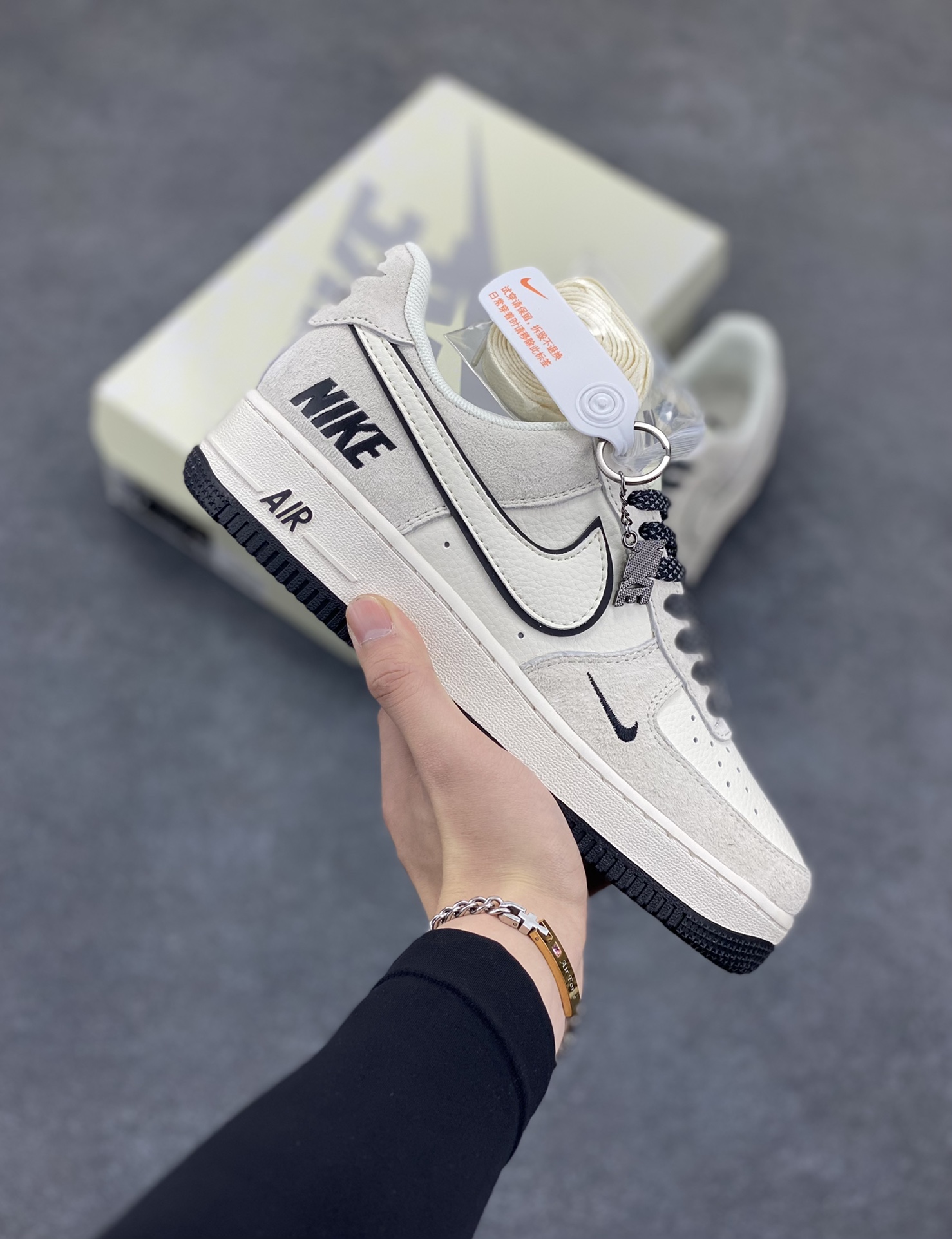 NIke Air Force 1 \’07 Low “NIKE联名——猪八米黑”空军一号 低帮 运动鞋 休闲鞋 折边针车 工艺难度大 原楦头原纸板 原装鞋盒 定制五金配件 内置全掌气垫 原厂鞋底 货号:BB7518-028 尺码:36 36.5 37.5 38 38.5 39 40 40.5 41 42 42.5 43 44 44.5 45-选品中心