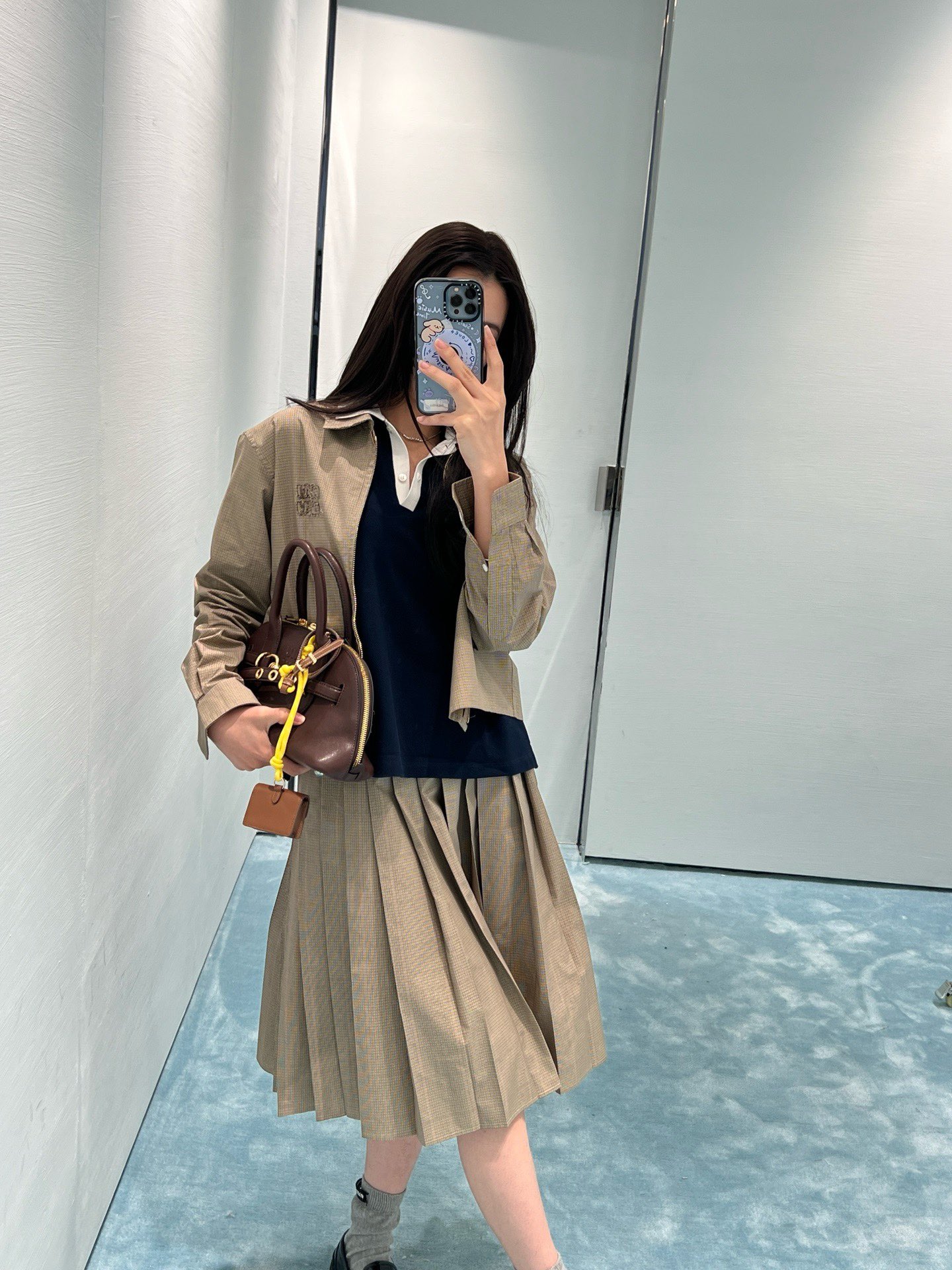 NO:322961,Batch skirt top mium*25Ss early spring new style trendy retro checked logo pleated skirt. Original development!  High-end production!  Continue to Miu-toned pleated skirt~ The pattern of the customized fabric is fully cut, and the style is cut in place and zero changes!  There is also exquisite embroidery. All details are matched online with the same series of shirts. It is a perfect sense of luxury!  The highest quality workmanship depends on the details!  Spot SML, miumiu, skirts, shirts, alexander wang19860909批半裙 上衣mium*25Ss早春新款 洋气复古格纹徽标百褶半裙.原版开发！高版出品！继续miu腔调百褶半裙～ 定制面料的纹路格调拉满 版型裁剪到位 零改动哦！还有精致的刺绣 所有细节都在线搭配同系列衬衫一套妥妥的高级感必须！最高品质做工品质看细节！现货 SML,,miumiu,skirts,shirts,alexander wang,Women's clothing