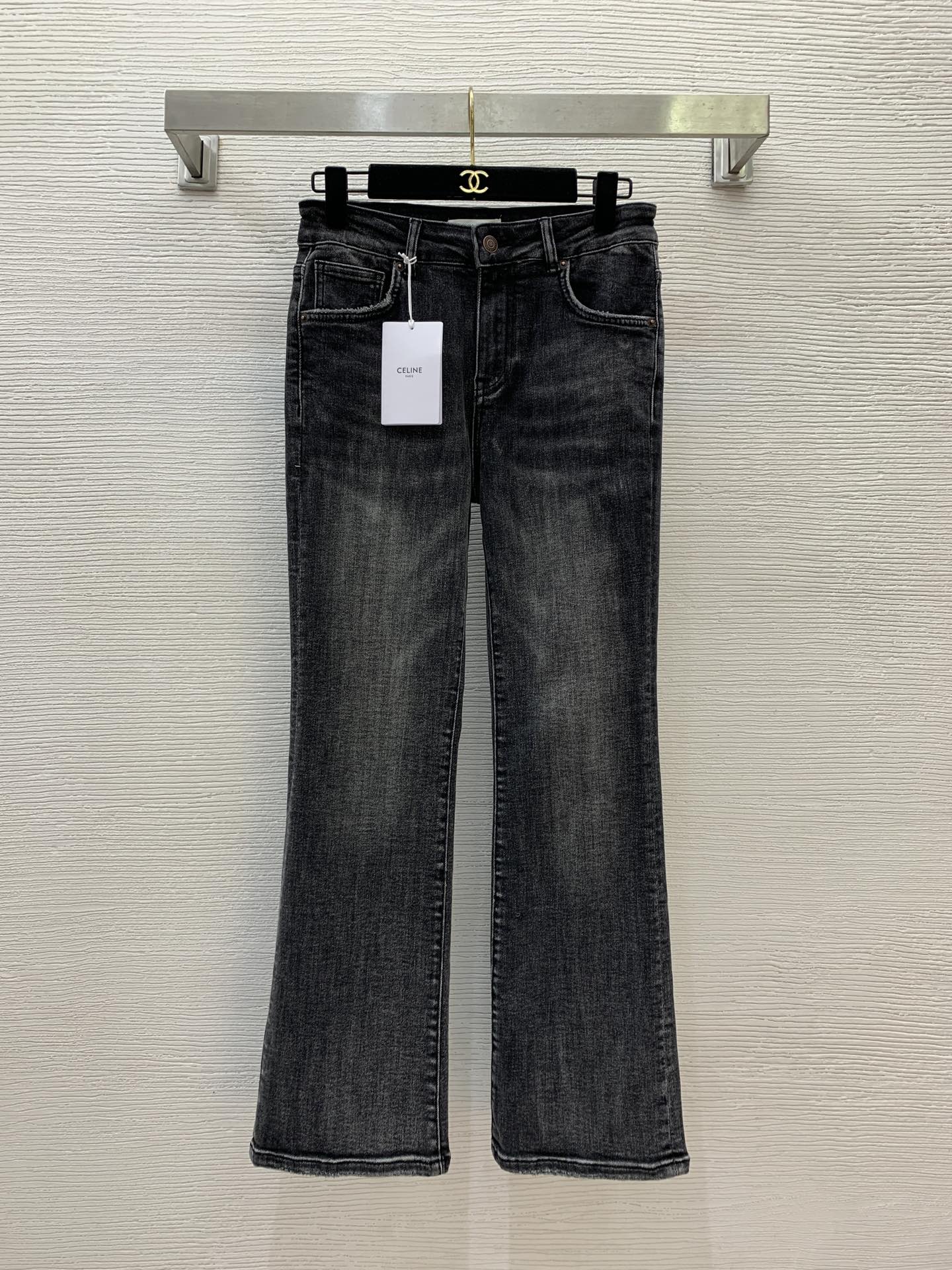 NO:626584,Model number G25030683 CELIN*E new high-end customized stretch fabric is soft and comfortable!  Original logo hardware accessories, Arc de Triomphe logo embroidered logo decoration, elastic hip lift, slim leg bootcut jeans and trousers!  Gray, 28.29.30 (size 28, waist 68~74, high elasticity, pants length 95) hair,,celine,jeans,alexander wang19860909款号G25030683 CELIN*E新款 高端定制弹力面料柔软舒适！原版logo五金配件、凯旋门logo刺绣徽标装饰弹力提臀瘦腿微喇牛仔裤长裤！灰色,28.29.30（28码腰围68～74高弹,裤长95）发,,celine,jeans,alexander wang,Women's clothing