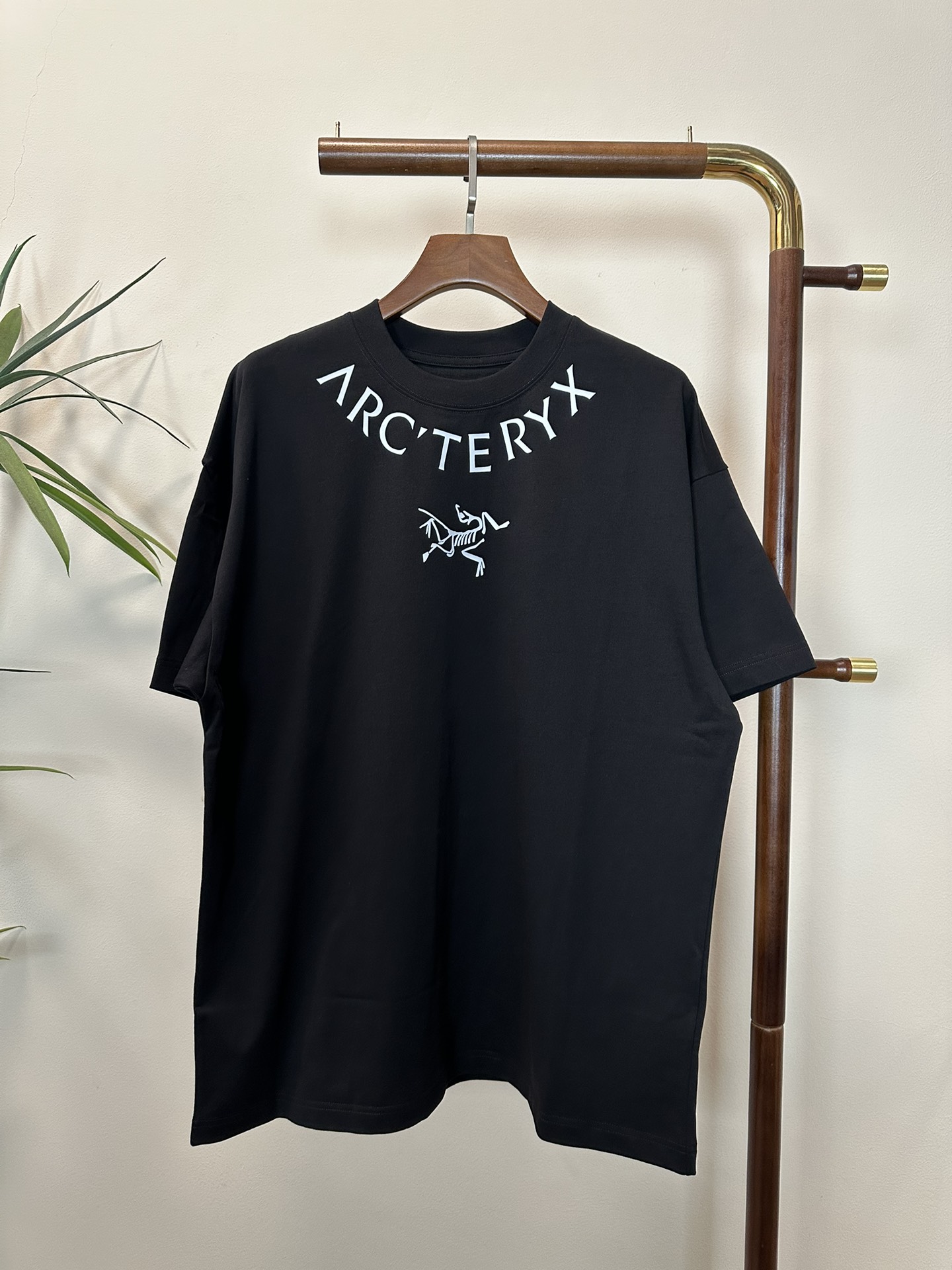 NO:153356,ARC Archaeopteryx 2025 new round neck short-sleeved T-shirt high-end version!  Customized fabrics for counters are breathable and comfortable, with impeccable details, and the brand element design concept reflects high quality. The feel is delicate and soft!  It is casually cut, with a great upper body style!  Code number M-3XL, arc'teryx, T-shirt,tees, t-shirt,alexander wang19860909ARC 始祖鸟2025新款 圆领 短袖 T恤 高端版本！专柜定制面料 透气舒适度高,细节无可挑剔,品牌元素设计理念,体现高品质.手感细腻柔软！呈现休闲裁剪,上身版型超赞！ 码数M-3XL,arc'teryx,T-shirt,tees，t-shirt,alexander wang,Men's clothing