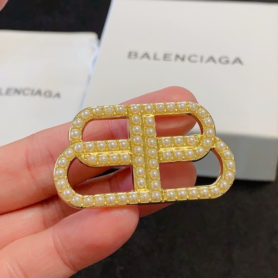 Luxurious Palenciaga Paris Special Cabinet: Exquisite Pearl and Gold Ornaments for Fashionable Women - 图片 8