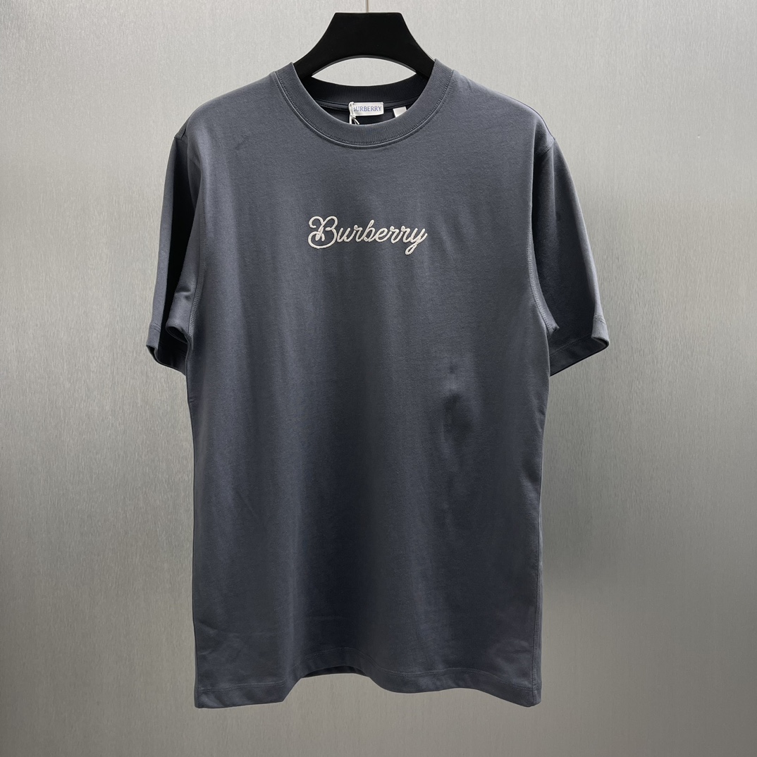 🧧BBR Surf Rider🏄 Mangas cortas estampadas Talla: S-XL Descripción del producto Camiseta, confeccionada en tejido de a…