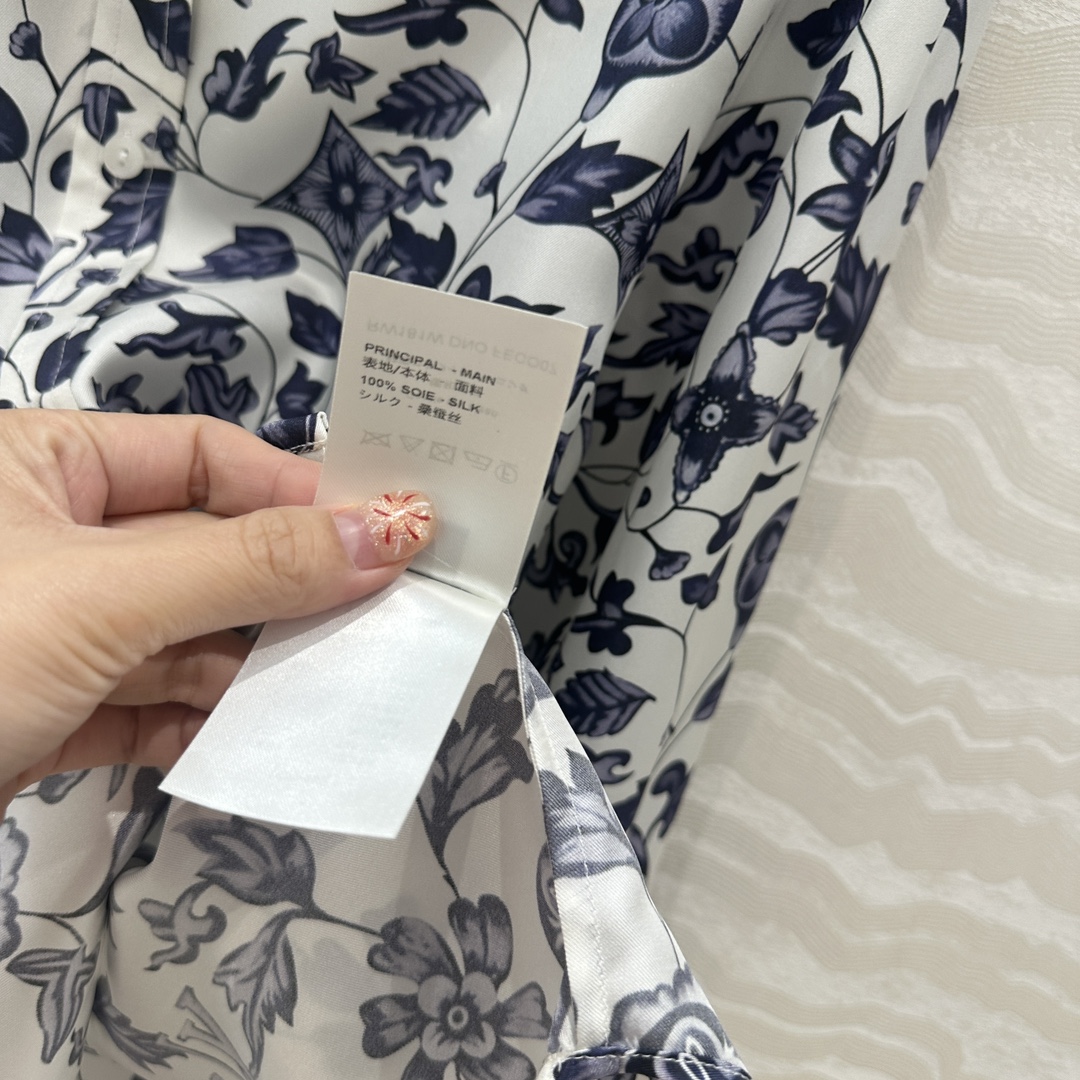 Louis Vuitton Monogram Floral Silk Twill Shirt - Classic & Elegant 9 i1741281533 9628 7