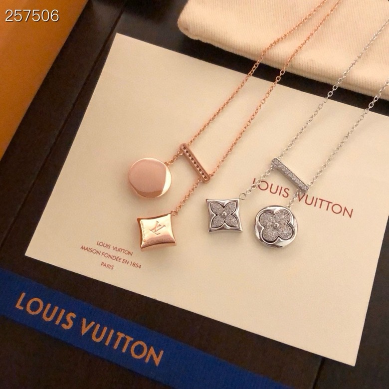 Louis Vuitton 精工版本路易威登双花项链 专业扣施华洛水晶