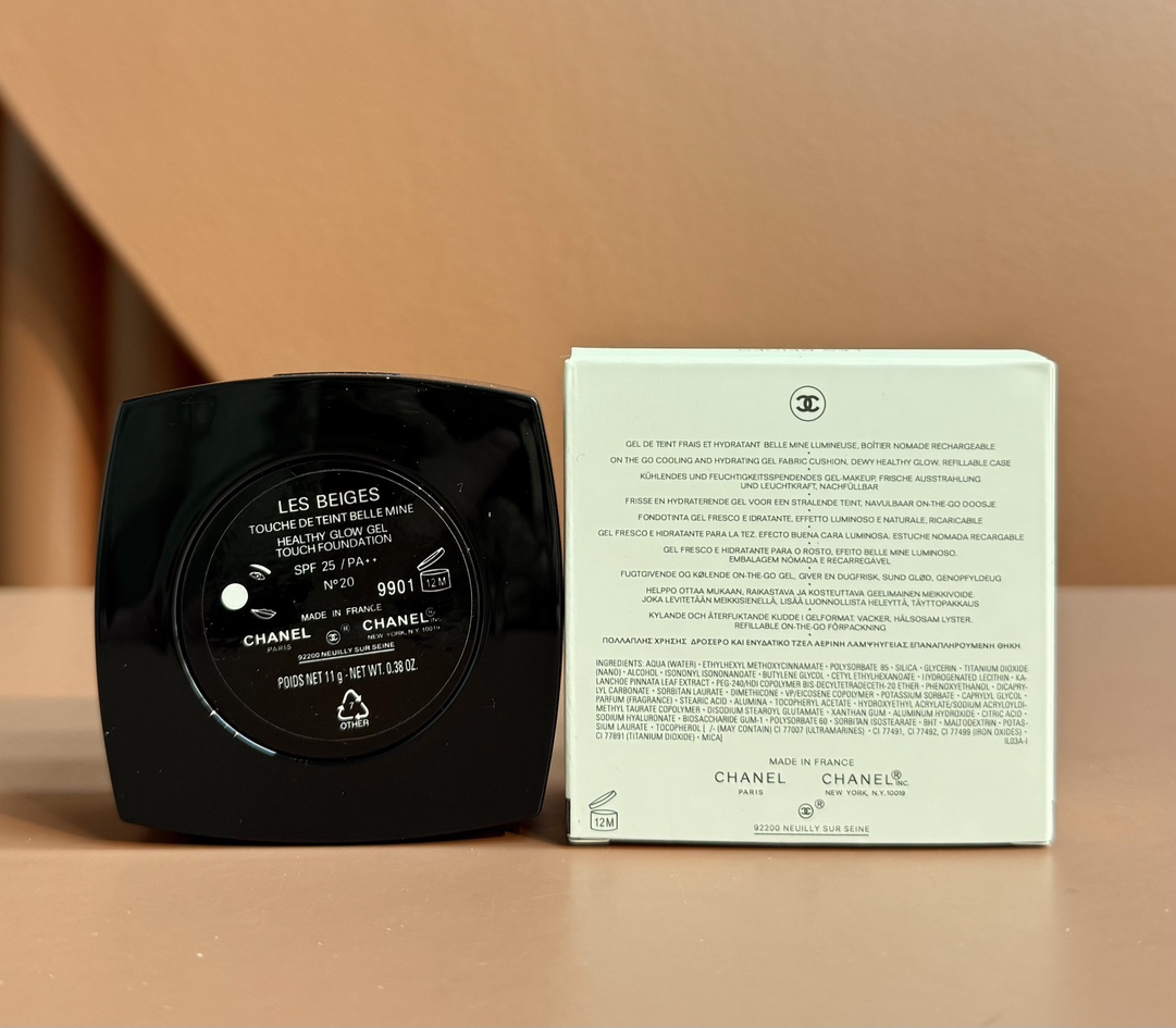 打起出货
香奈儿果冻气垫普通版11g！色号：n10#，n12#，n20#。