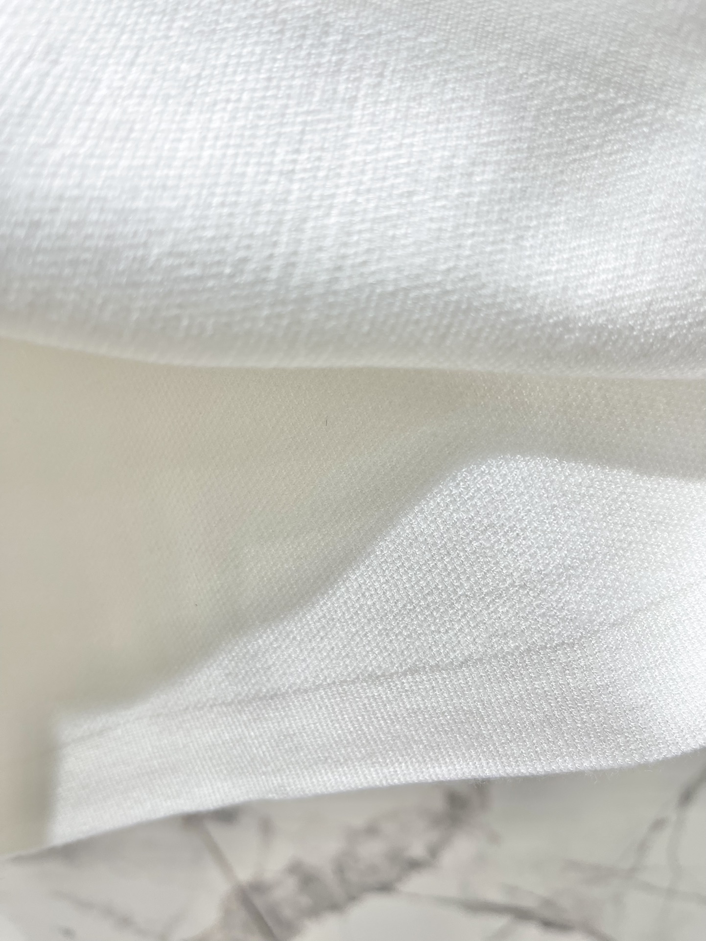 𝗗𝗜𝗢𝗥* 迪奥早春新款撞色针织半身裙

🧶针织面料柔软舒适，贴身但不紧绷，完美贴合身体曲线，展现出迷人