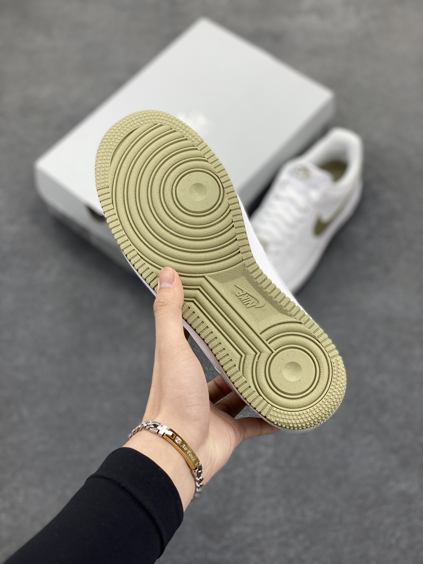 图片[5]-NK Air Force 1 空军一号 白军绿 原楦头原纸板 打造纯正空军版型#专注外贸渠道 全掌内置蜂窝气垫 #原盒配件 原厂中底钢印、拉帮完美 货号：FJ4146-110 尺码：36 36.5 37.5 38 38.5 39 40 40.5 41 42 42.5 43 44 44.5 45-选品中心