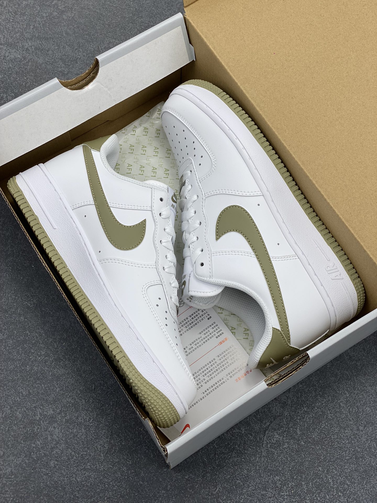图片[9]-NK Air Force 1 空军一号 白军绿 原楦头原纸板 打造纯正空军版型#专注外贸渠道 全掌内置蜂窝气垫 #原盒配件 原厂中底钢印、拉帮完美 货号：FJ4146-110 尺码：36 36.5 37.5 38 38.5 39 40 40.5 41 42 42.5 43 44 44.5 45-选品中心