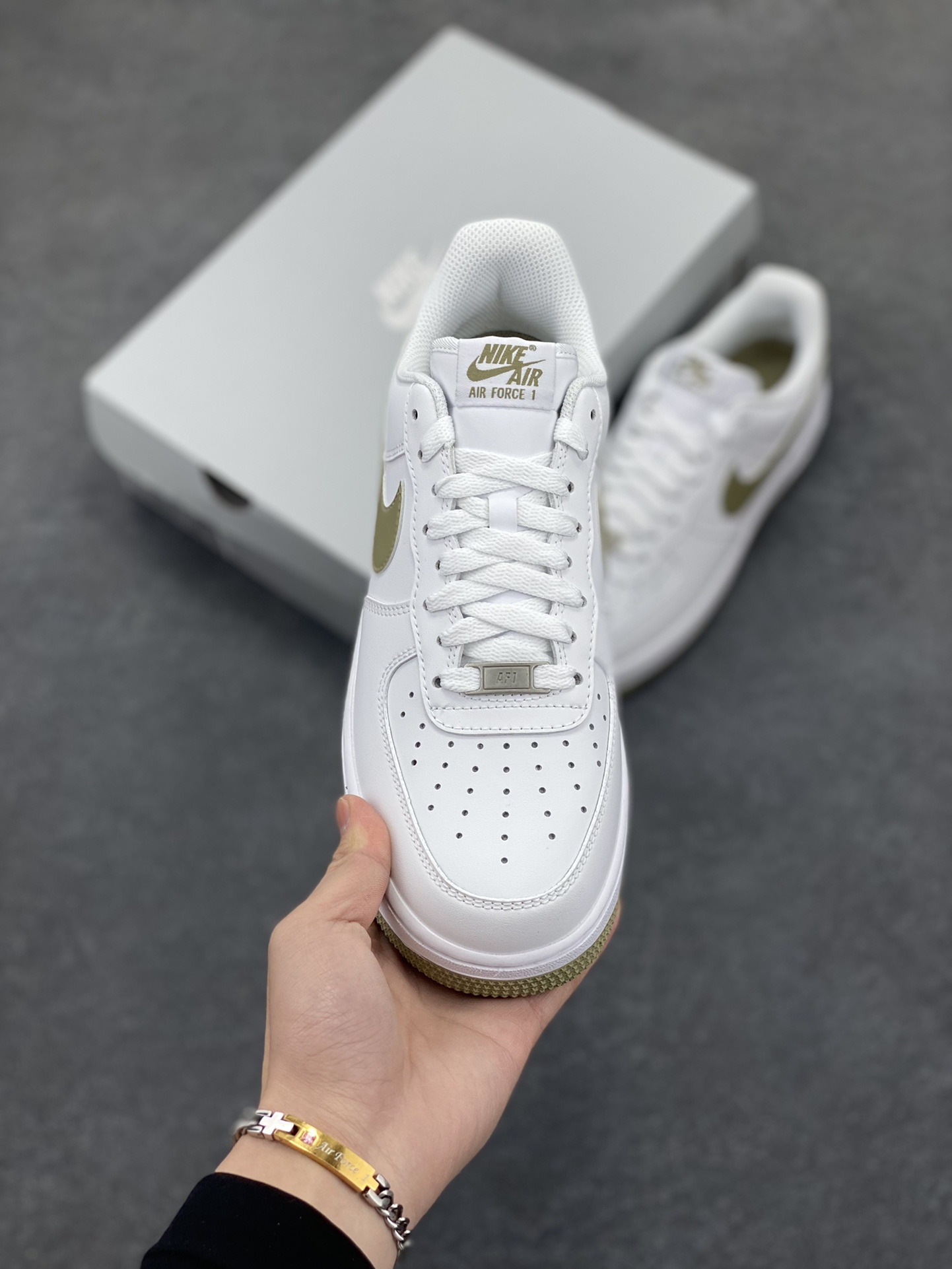 图片[2]-NK Air Force 1 空军一号 白军绿 原楦头原纸板 打造纯正空军版型#专注外贸渠道 全掌内置蜂窝气垫 #原盒配件 原厂中底钢印、拉帮完美 货号：FJ4146-110 尺码：36 36.5 37.5 38 38.5 39 40 40.5 41 42 42.5 43 44 44.5 45-选品中心