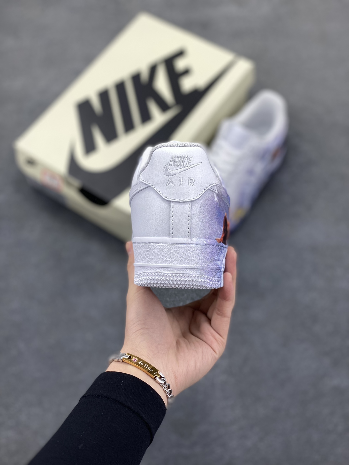 图片[4]-Air Force 1 Low 哪吒手绘涂鸦 原楦头原纸板 打造纯正空军版型 #专注外贸渠道 全掌内置蜂窝气垫 #原盒配件 原厂中底钢印、拉帮完美 货号：DD8959-100 尺码：36 36.5 37.5 38 38.5 39 40 40.5 41 42 42.5 43 44 44.5 45-选品中心