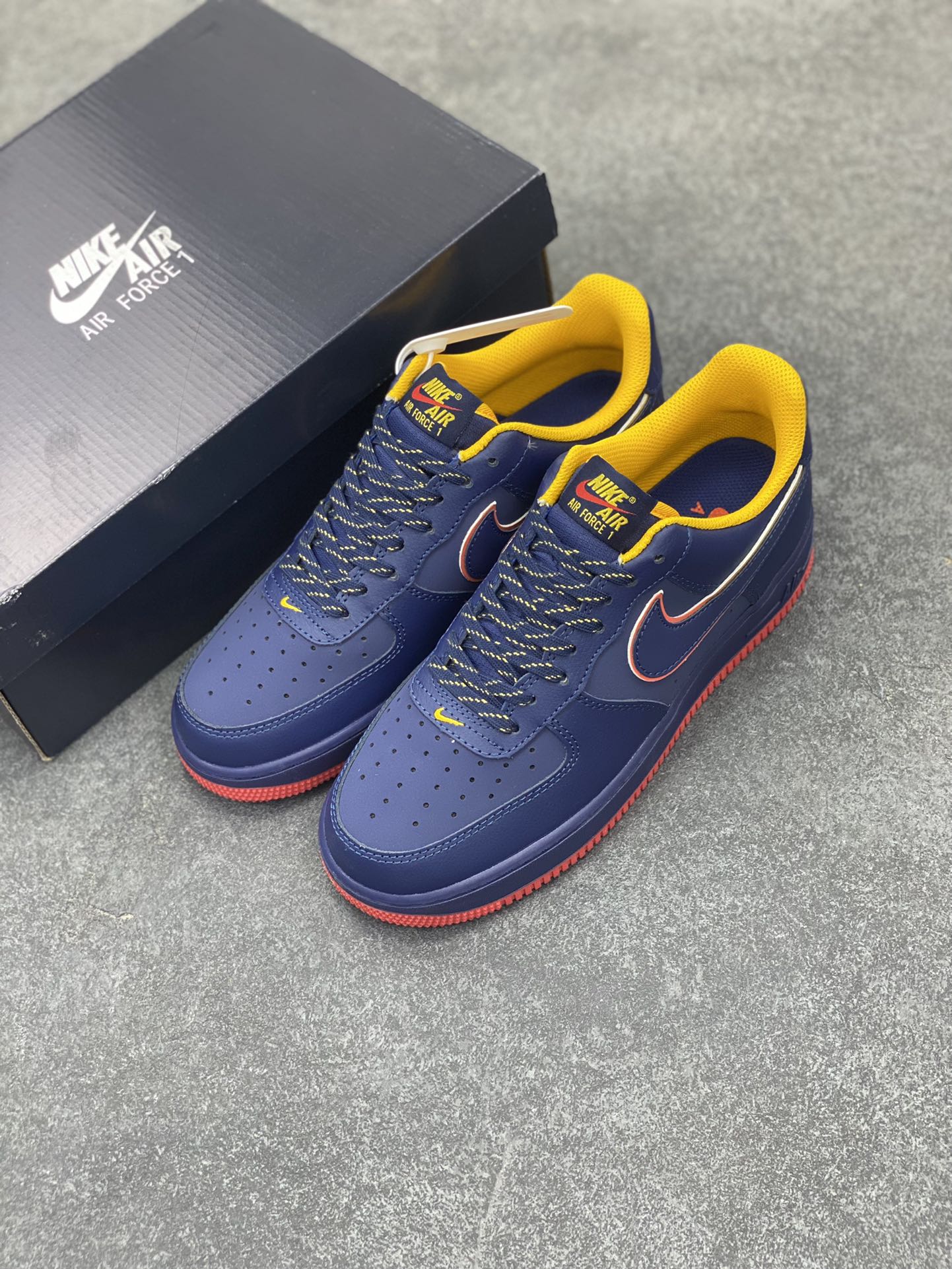 图片[8]-Air Force 1\’ 07 红蓝黄 原楦头原纸板 打造纯正空军版型 专注外贸渠道 全掌内置蜂窝气垫 #原盒配件 原厂中底钢印、拉帮完美 货号：HV5752-410 尺码：36 36.5 37.5 38 38.5 39 40 40.5 41 42 42.5 43 44 44.5 45-选品中心