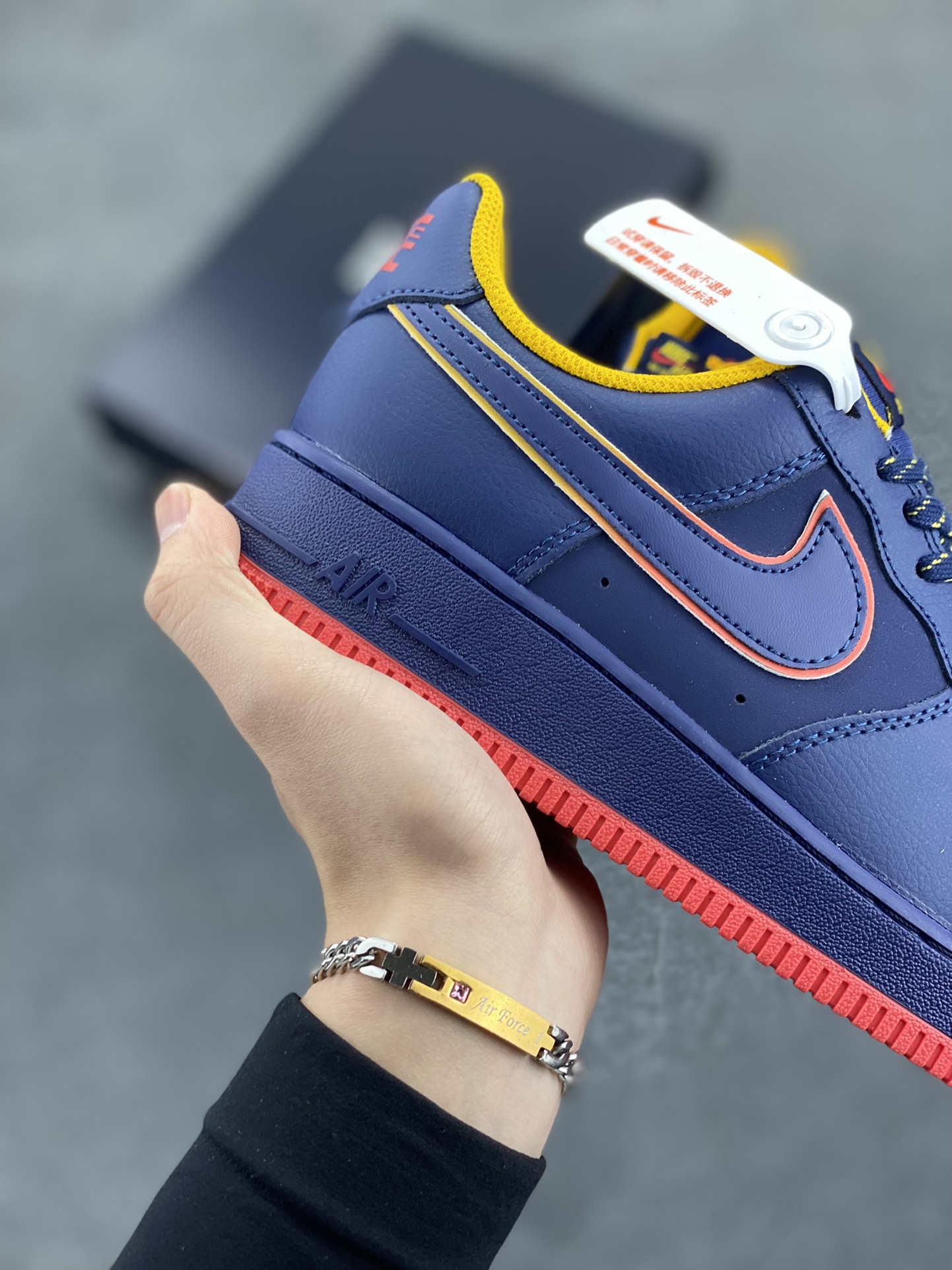 图片[6]-Air Force 1\’ 07 红蓝黄 原楦头原纸板 打造纯正空军版型 专注外贸渠道 全掌内置蜂窝气垫 #原盒配件 原厂中底钢印、拉帮完美 货号：HV5752-410 尺码：36 36.5 37.5 38 38.5 39 40 40.5 41 42 42.5 43 44 44.5 45-选品中心