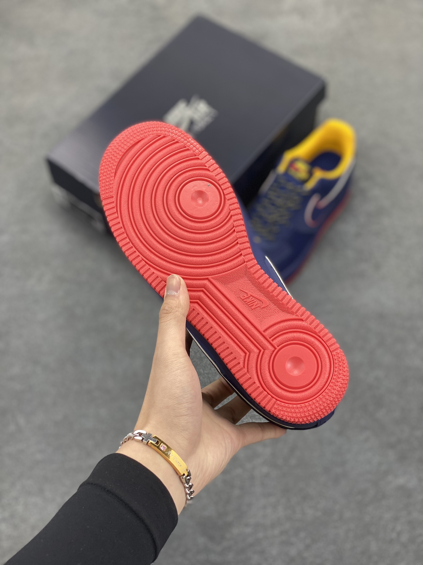 图片[5]-Air Force 1\’ 07 红蓝黄 原楦头原纸板 打造纯正空军版型 专注外贸渠道 全掌内置蜂窝气垫 #原盒配件 原厂中底钢印、拉帮完美 货号：HV5752-410 尺码：36 36.5 37.5 38 38.5 39 40 40.5 41 42 42.5 43 44 44.5 45-选品中心