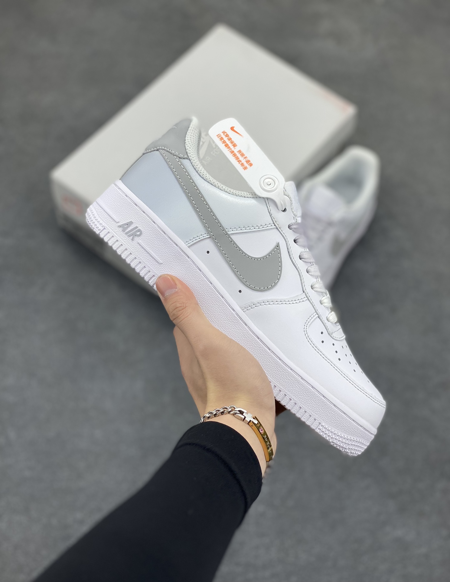 Nike Air Force 1 Low’07 渐变灰勾 空军一号低帮休闲板鞋 定制皮料 定制鞋盒 原楦原纸板 纯正空军版型 内置全掌气垫 货号:FN0366-102 尺码:36 36.5 37.5 38 38.5 39 40 40.5 41 42 42.5 43 44 44.5 45-选品中心