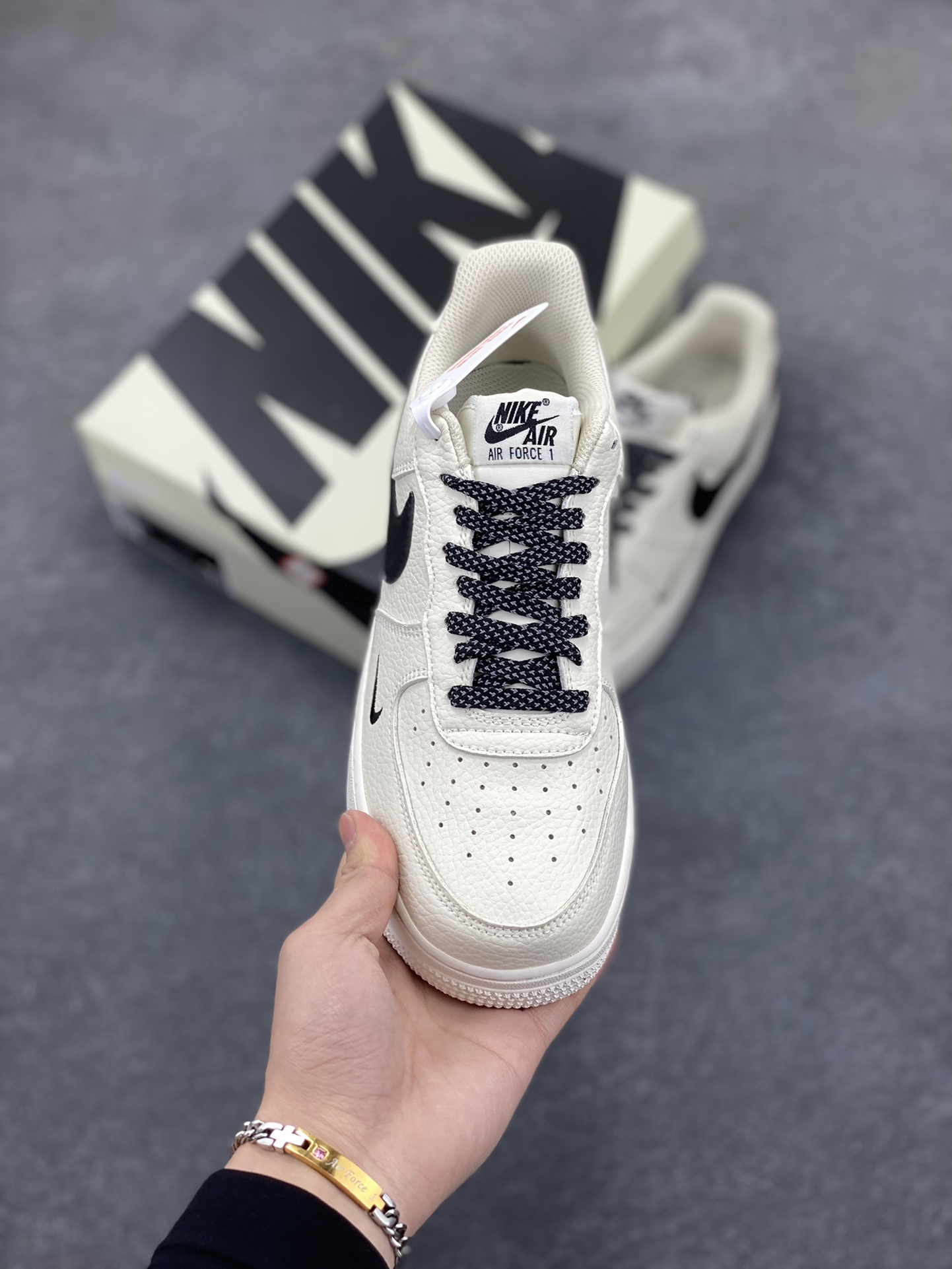 图片[2]-TEDxPortland× Nike Air Force 1 Low联名 黑反光空军一号低帮休闲板鞋 定制皮料 原装定制鞋盒 炫彩反光 细节满满 原楦头原纸板 内置全掌气垫 货号：DD8959-706 尺码：36 36.5 37.5 38 38.5 39 40 40.5 41 42 42.5 43 44 44.5 45-选品中心