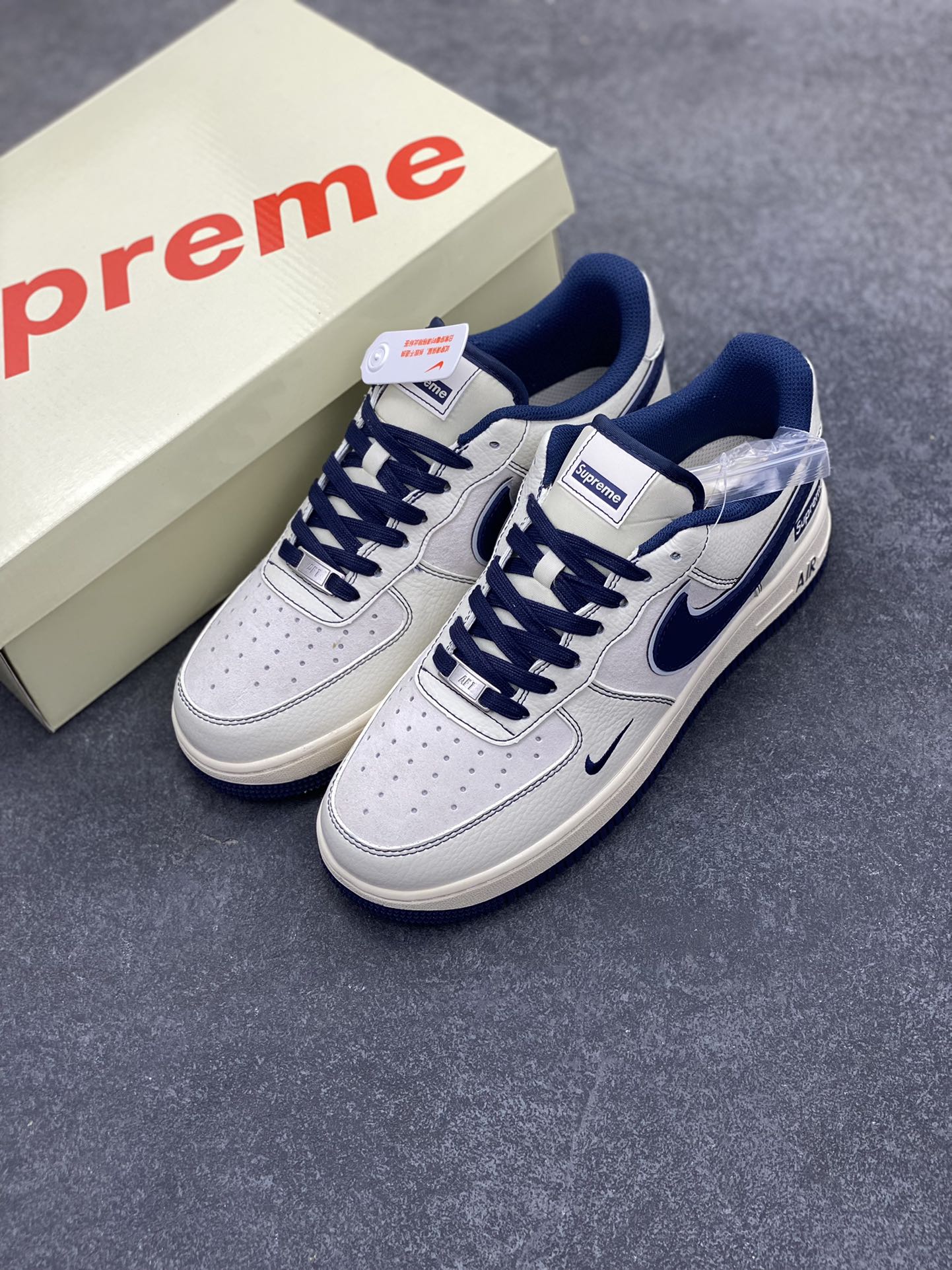 图片[8]-NIke Air Force 1 \’07 Low “Supreme联名——深蓝线条”空军一号 低帮 运动鞋 休闲鞋 折边针车 工艺难度大 原楦头原纸板 原装鞋盒 定制五金配件 内置全掌气垫 原厂鞋底 货号：XZ6188-019 尺码：36 36.5 37.5 38 38.5 39 40 40.5 41 42 42.5 43 44 44.5 45-选品中心