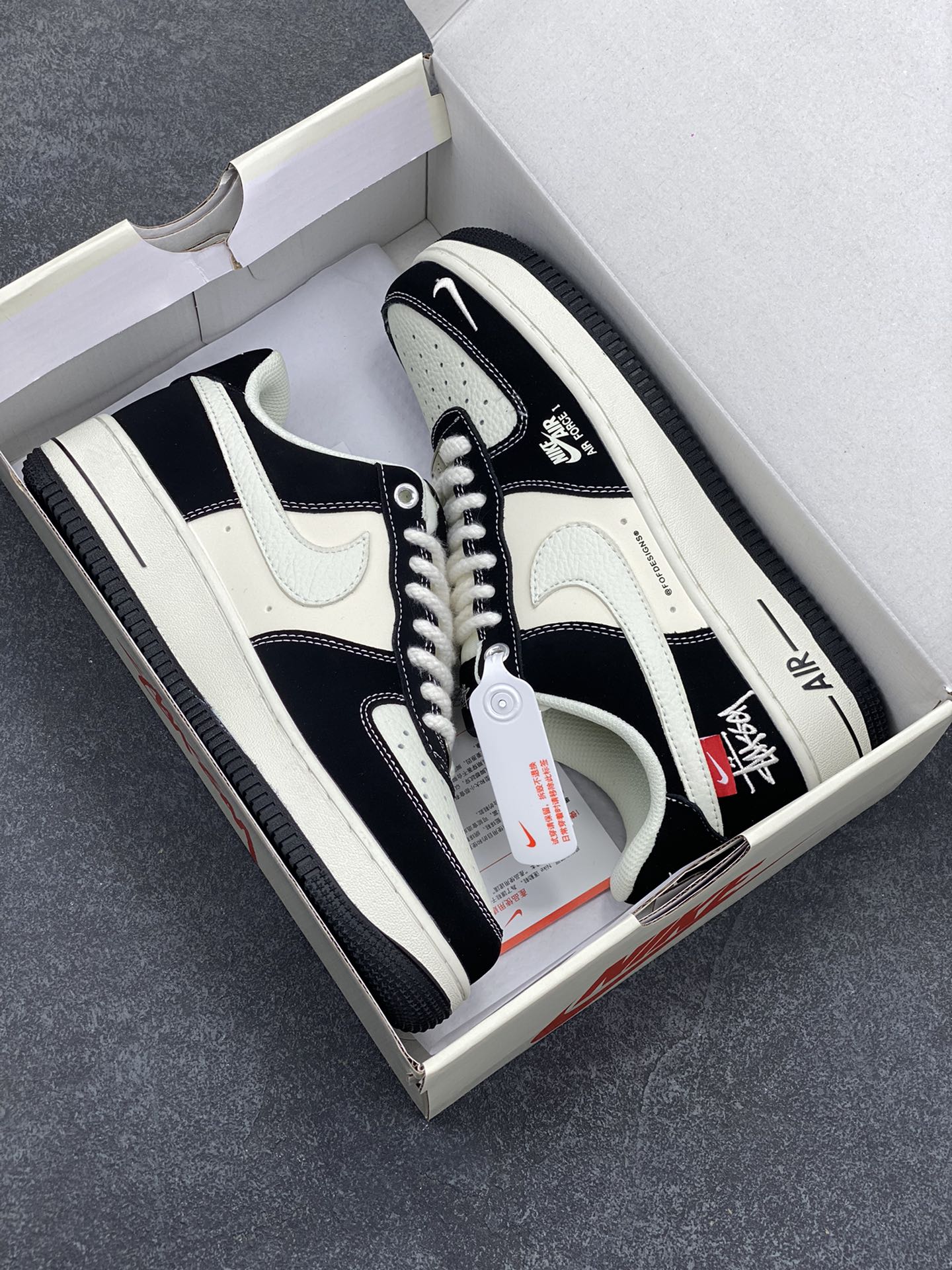 图片[9]-Nike Air Force 1 Low 空军一号低帮百搭休闲运动板鞋。柔软、弹性十足的缓震性能和出色的中底设计，横跨复古与现代的外型结合，造就出风靡全球三十多年的Force 1，直到今天还深受青睐。 货号：SJ6698-014 尺码：36 37.5 38 39 40 40.5 41 42 42.5 43 44 45-选品中心