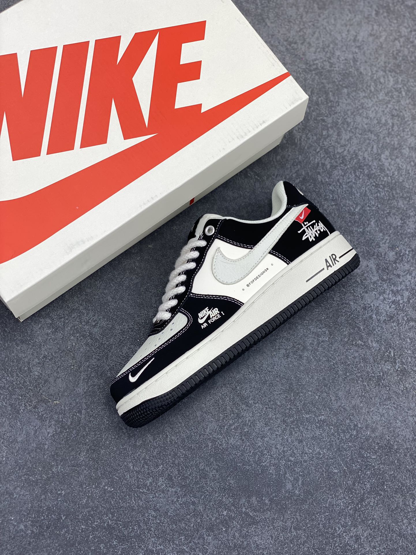 图片[7]-Nike Air Force 1 Low 空军一号低帮百搭休闲运动板鞋。柔软、弹性十足的缓震性能和出色的中底设计，横跨复古与现代的外型结合，造就出风靡全球三十多年的Force 1，直到今天还深受青睐。 货号：SJ6698-014 尺码：36 37.5 38 39 40 40.5 41 42 42.5 43 44 45-选品中心