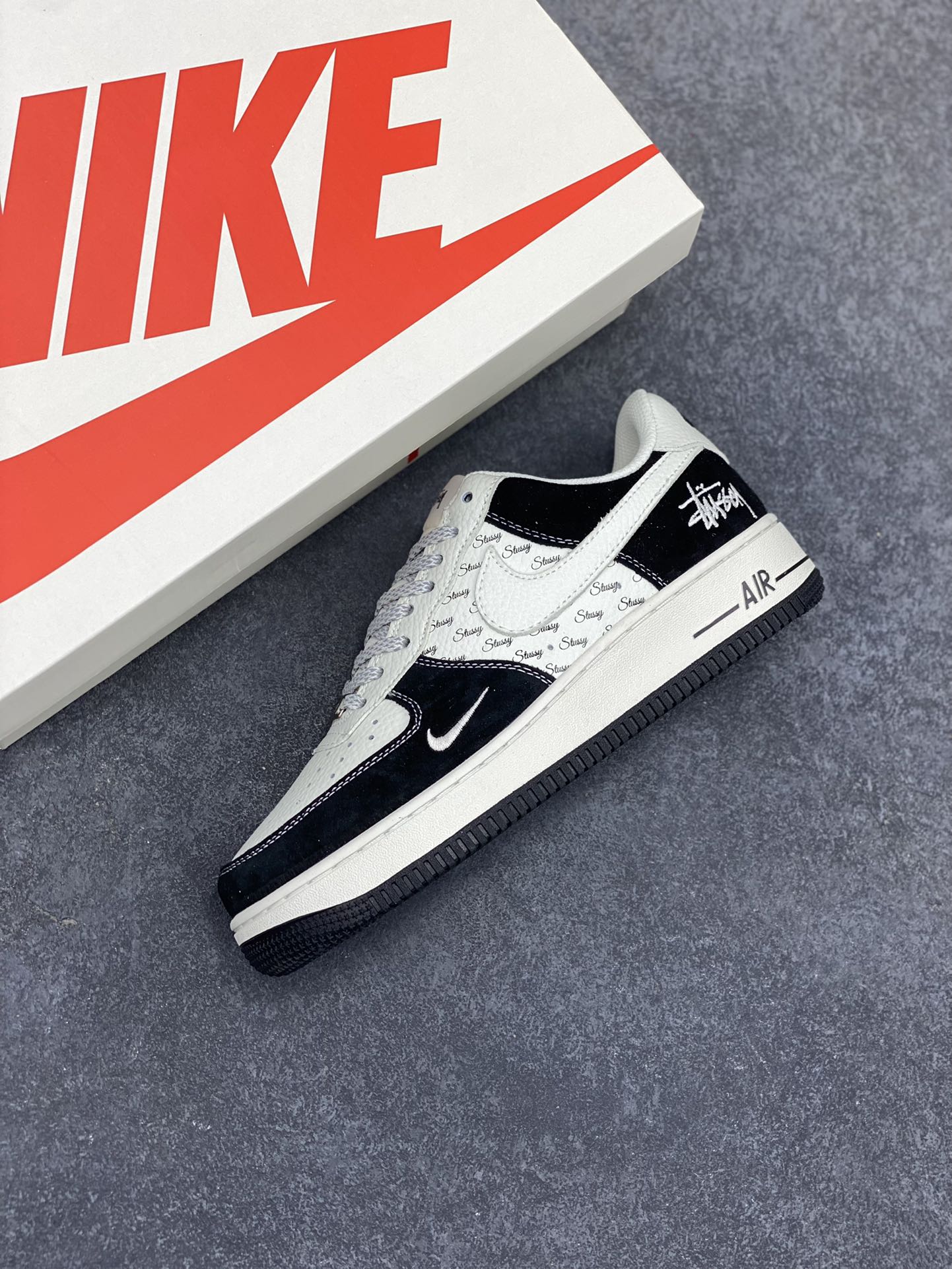 图片[7]-Nike Air Force 1 Low 空军一号低帮百搭休闲运动板鞋。柔软、弹性十足的缓震性能和出色的中底设计，横跨复古与现代的外型结合，造就出风靡全球三十多年的Force 1，直到今天还深受青睐。 货号：XZ6188-671 尺码：36 37.5 38 39 40 40.5 41 42 42.5 43 44 45-选品中心