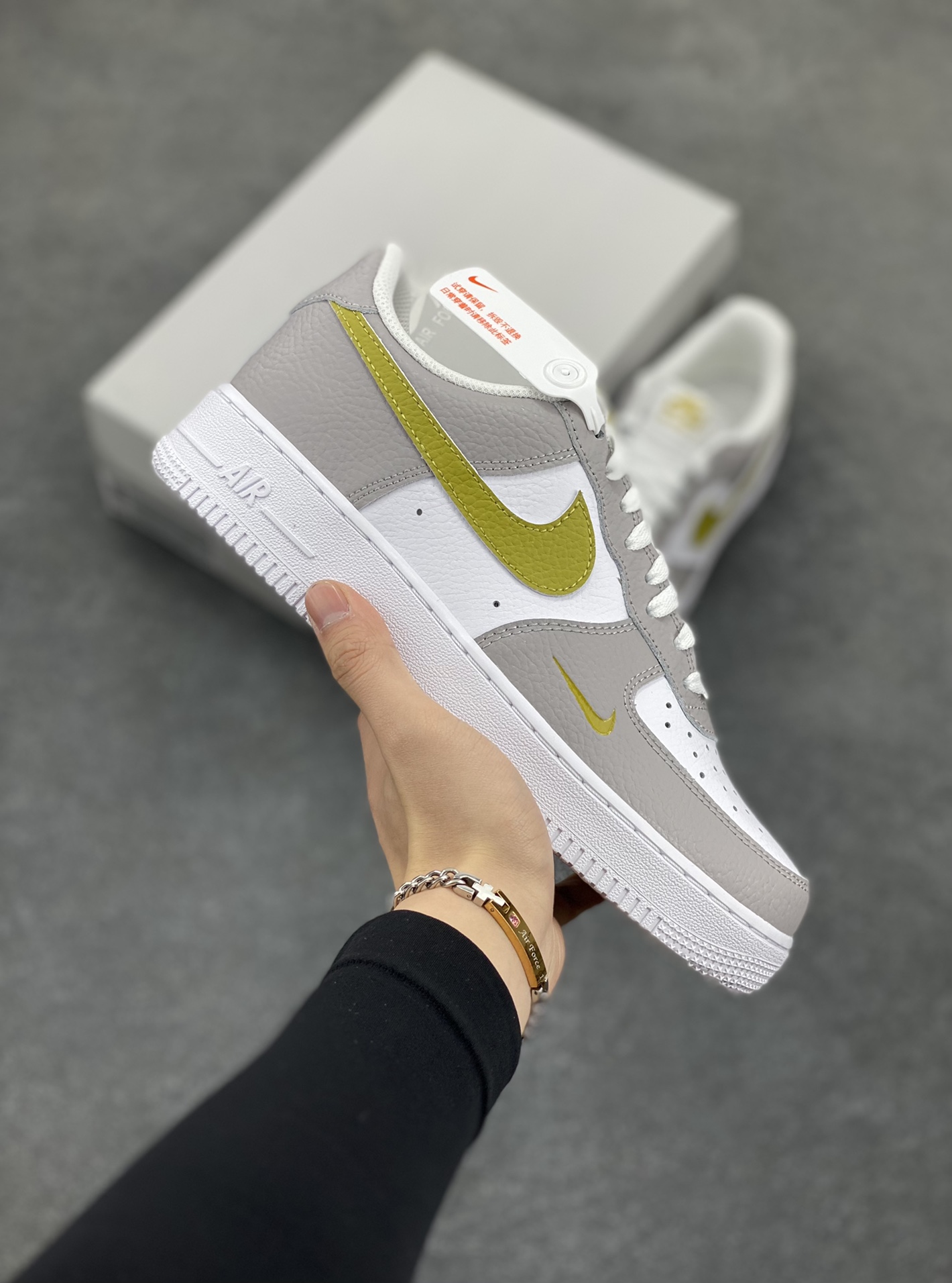 Air Force 1\' 07 灰绿 原楦头原纸板 打造纯正空军版型 专注外贸渠道 全掌内置蜂窝气垫 #原盒配件 原厂中底钢印、拉帮完美 货号：IB3881-001 尺码：35.5 36 36.5 37.5 38 38.5 39 40 40.5 41 42 42.5 43 44 44.5 45-选品中心
