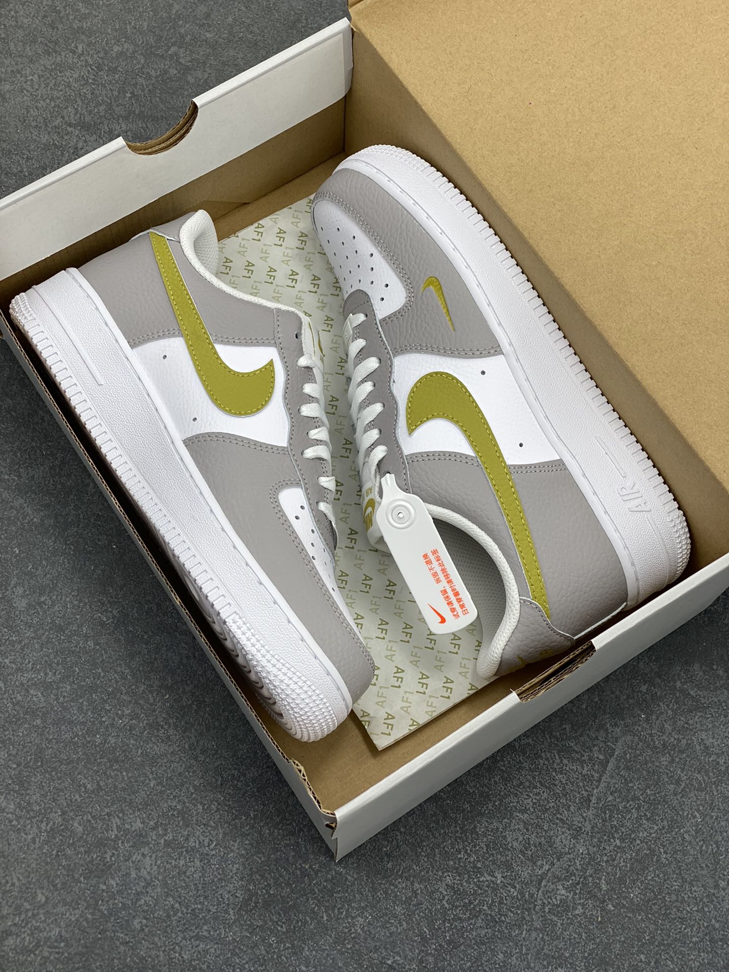 图片[9]-Air Force 1\’ 07 灰绿 原楦头原纸板 打造纯正空军版型 专注外贸渠道 全掌内置蜂窝气垫 #原盒配件 原厂中底钢印、拉帮完美 货号：IB3881-001 尺码：35.5 36 36.5 37.5 38 38.5 39 40 40.5 41 42 42.5 43 44 44.5 45-选品中心