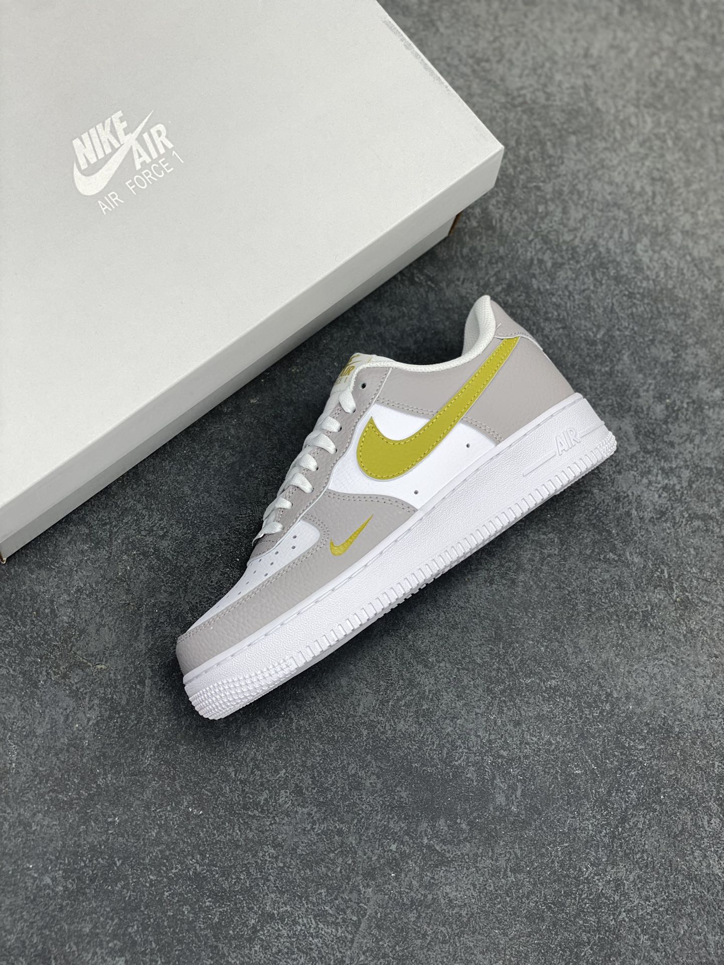 图片[7]-Air Force 1\’ 07 灰绿 原楦头原纸板 打造纯正空军版型 专注外贸渠道 全掌内置蜂窝气垫 #原盒配件 原厂中底钢印、拉帮完美 货号：IB3881-001 尺码：35.5 36 36.5 37.5 38 38.5 39 40 40.5 41 42 42.5 43 44 44.5 45-选品中心