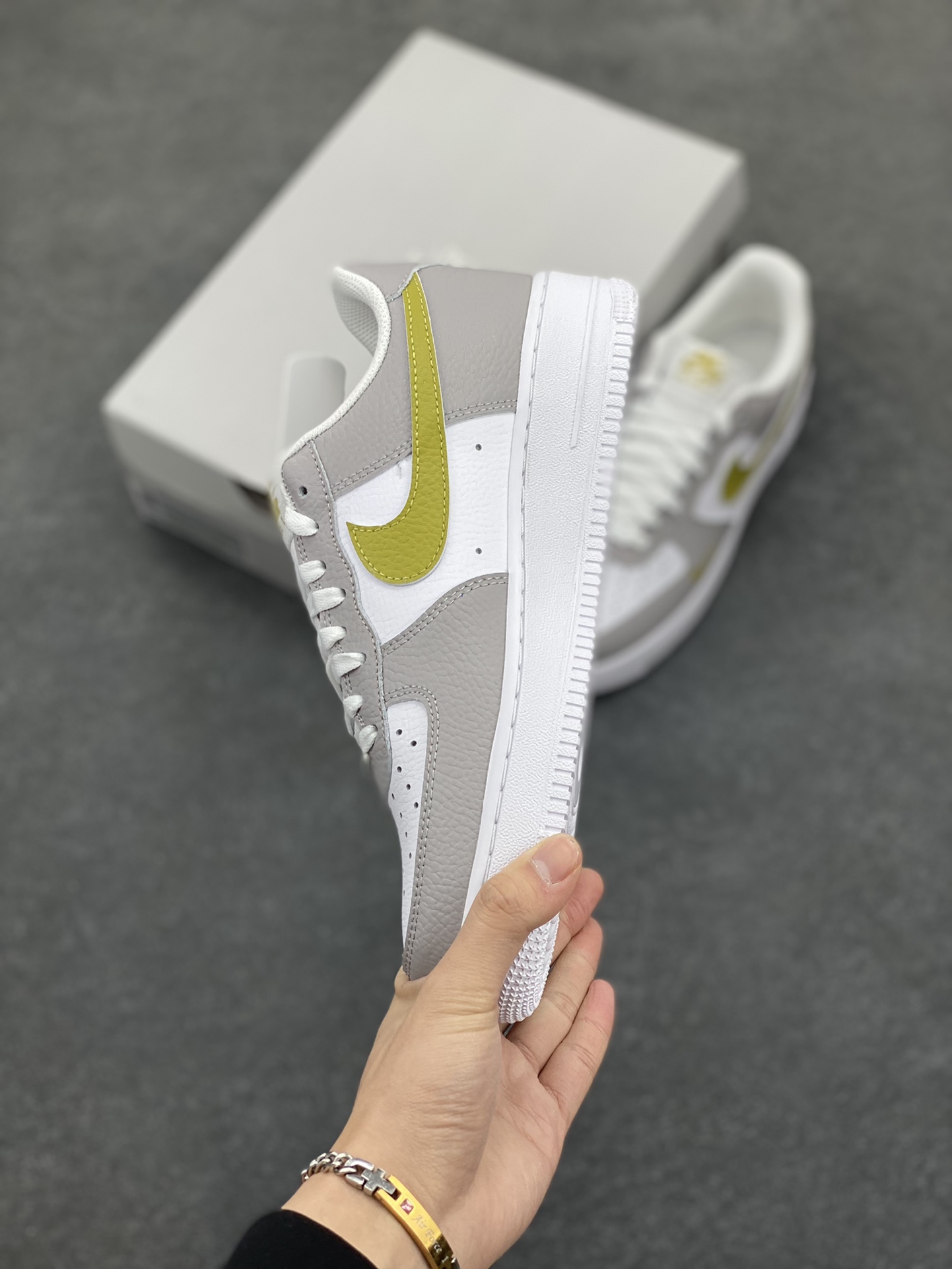 图片[3]-Air Force 1\’ 07 灰绿 原楦头原纸板 打造纯正空军版型 专注外贸渠道 全掌内置蜂窝气垫 #原盒配件 原厂中底钢印、拉帮完美 货号：IB3881-001 尺码：35.5 36 36.5 37.5 38 38.5 39 40 40.5 41 42 42.5 43 44 44.5 45-选品中心