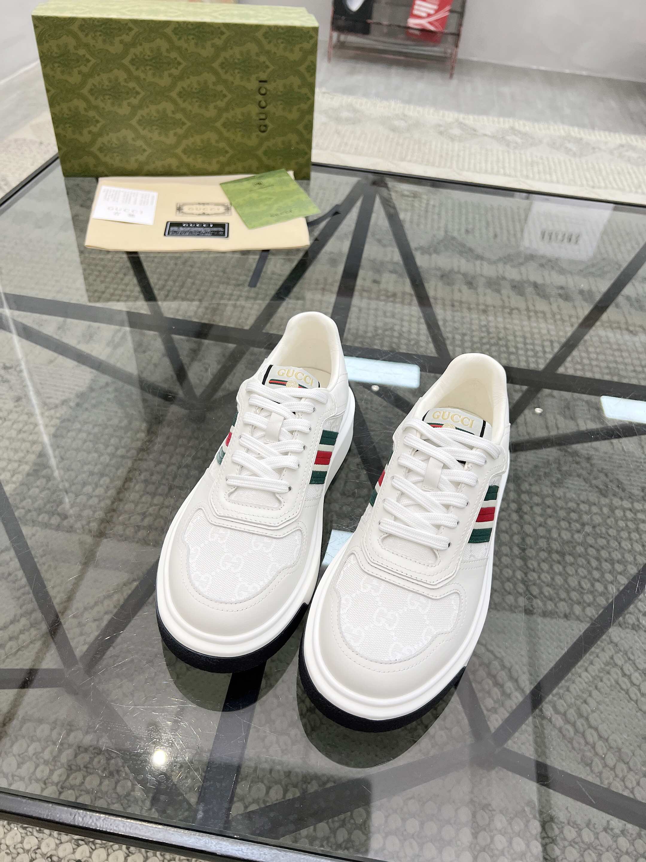 NO:222010,Brand G U C C I color original color matching Number of 38-44 Customized 45.46 Price Material Guqi counter synchronizes new casual shoes!  High quality Top version 1:1 made fashionable and trendy details impeccable with imported calfskin made of soft and comfortable cowhide inner foot feeling comfortable and superior quality original outsole, Guqi casual shoes, cowhide19860909品牌G U C C I 颜色原版配色 码数38-44定做45.46 价格 材质古奇专柜同步新品休闲鞋！高品质 顶级版本1:1制作时尚潮流细节无可挑剔采用进口小牛皮制作柔软舒适牛皮内里脚感舒适品质优越原版大底,古奇 休闲鞋,cowhide,Men's shoes