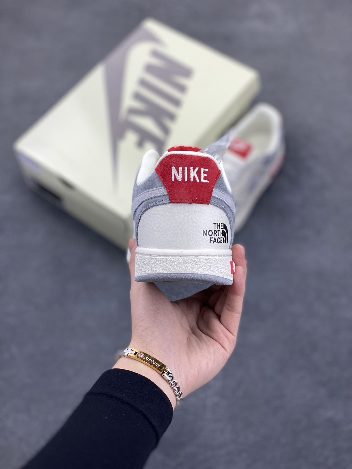 图片[4]-海外爆款 ZP订单 NIKE EBERNON Low prm 小空军低帮百搭透气休闲运动板鞋 独家头层版本 原数据独家私模大底 纯正版型 清洁度完美 货号：FD5188-123 尺码：36 36.5 37.5 38 38.5 39 40 40.5 41 42 42.5 43 44 44.5 45-选品中心