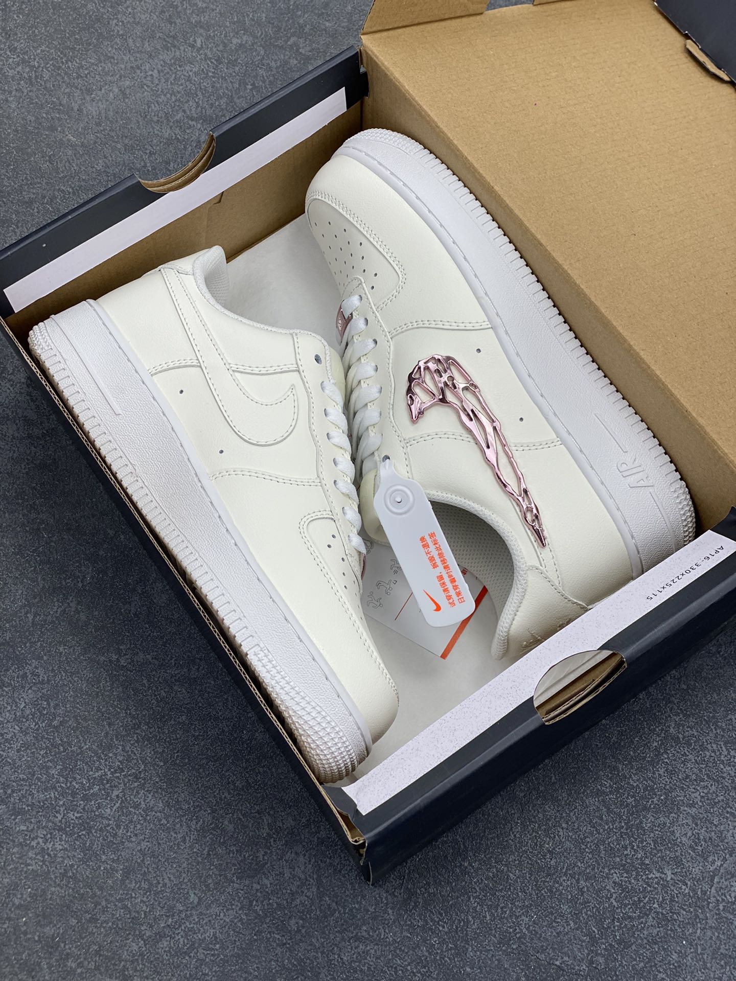 图片[9]-Nike Air Force 1 Low 毒液 空军一号低帮运动休闲板鞋 原楦头原纸板 打造纯正空军版型 专注外贸渠道 全掌内置蜂窝气垫 原盒配件 原厂中底钢印、拉帮完美 货号：IF1686-161 尺码：36 36.5 37.5 38 38.5 39 40 40.5 41 42 42.5 43 44 44.5 45-选品中心