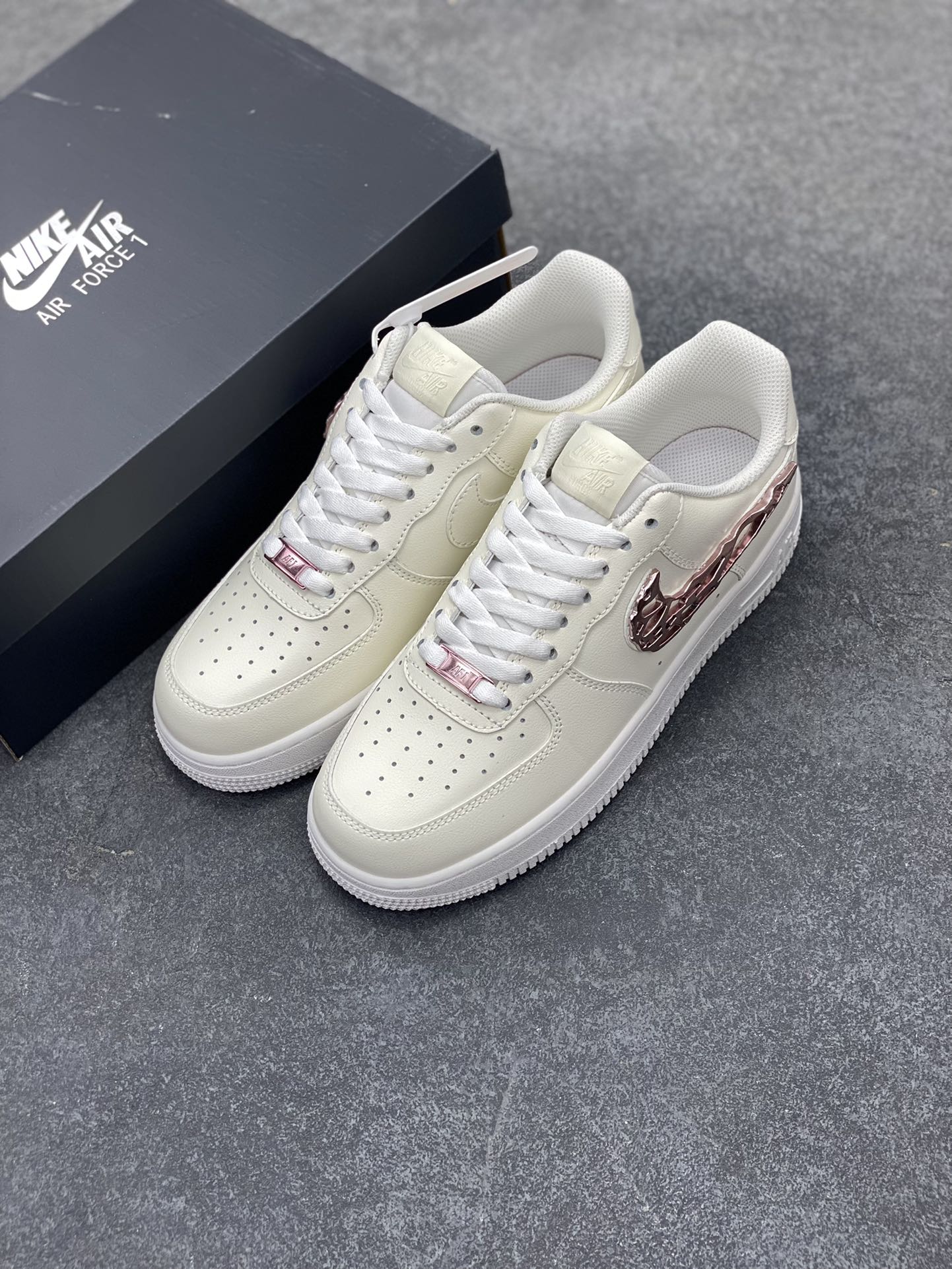 图片[8]-Nike Air Force 1 Low 毒液 空军一号低帮运动休闲板鞋 原楦头原纸板 打造纯正空军版型 专注外贸渠道 全掌内置蜂窝气垫 原盒配件 原厂中底钢印、拉帮完美 货号：IF1686-161 尺码：36 36.5 37.5 38 38.5 39 40 40.5 41 42 42.5 43 44 44.5 45-选品中心
